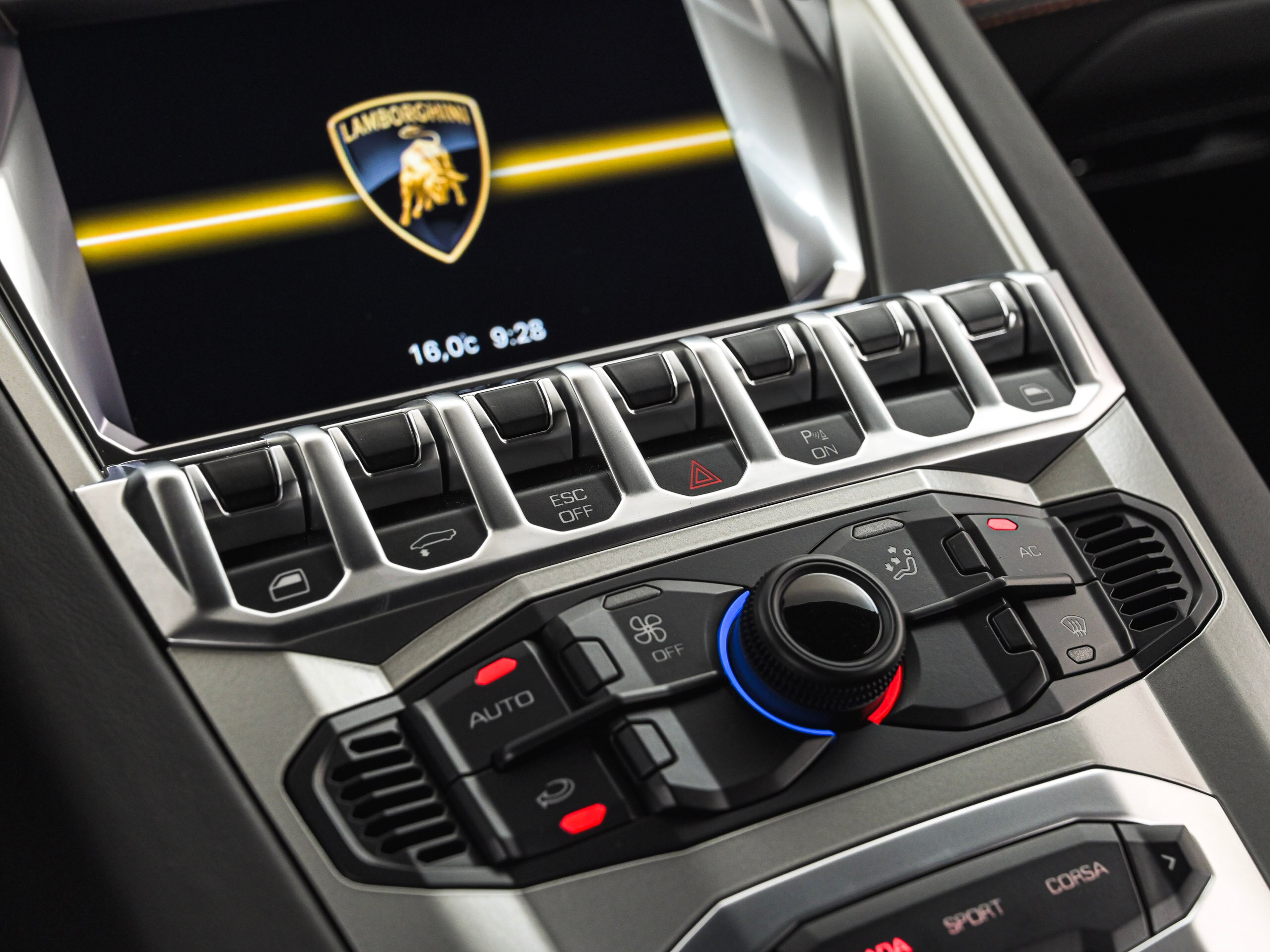 2013 Lamborghini Aventador LP700-4 — Photo 19 / 31