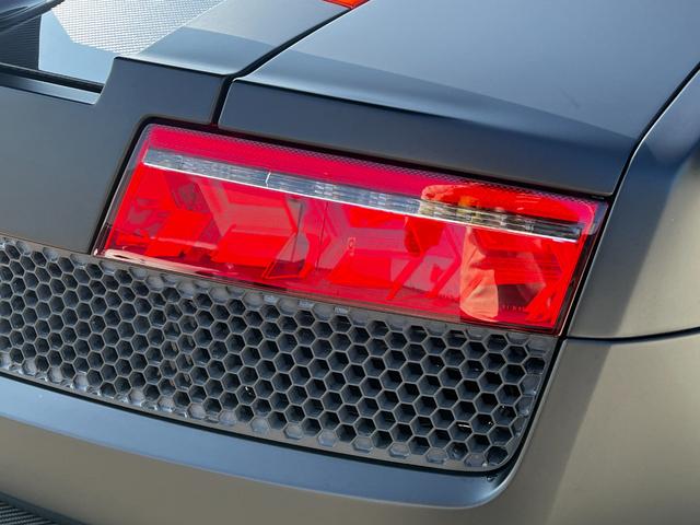 2013 Lamborghini Gallardo LP570-4 Superleggera — Photo 12 / 38