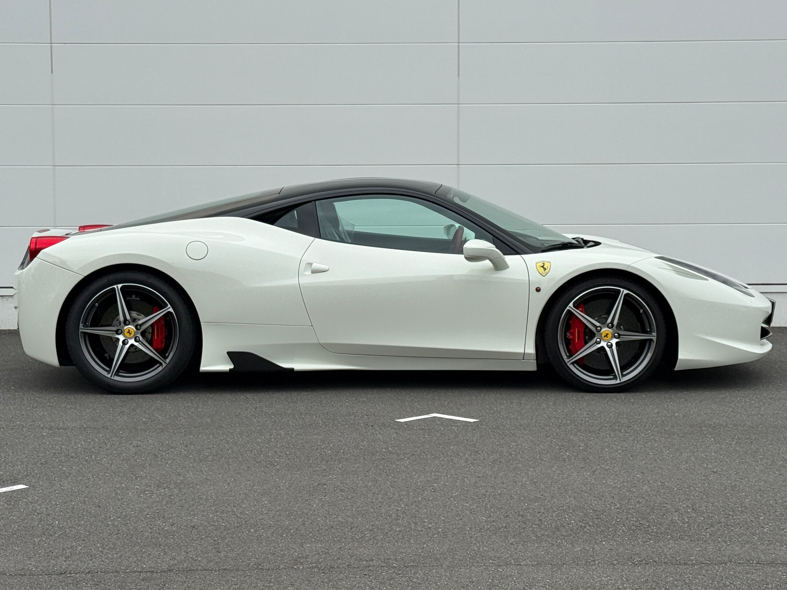 2014 Ferrari 458 Italia F1 DCT — Photo 12 / 43