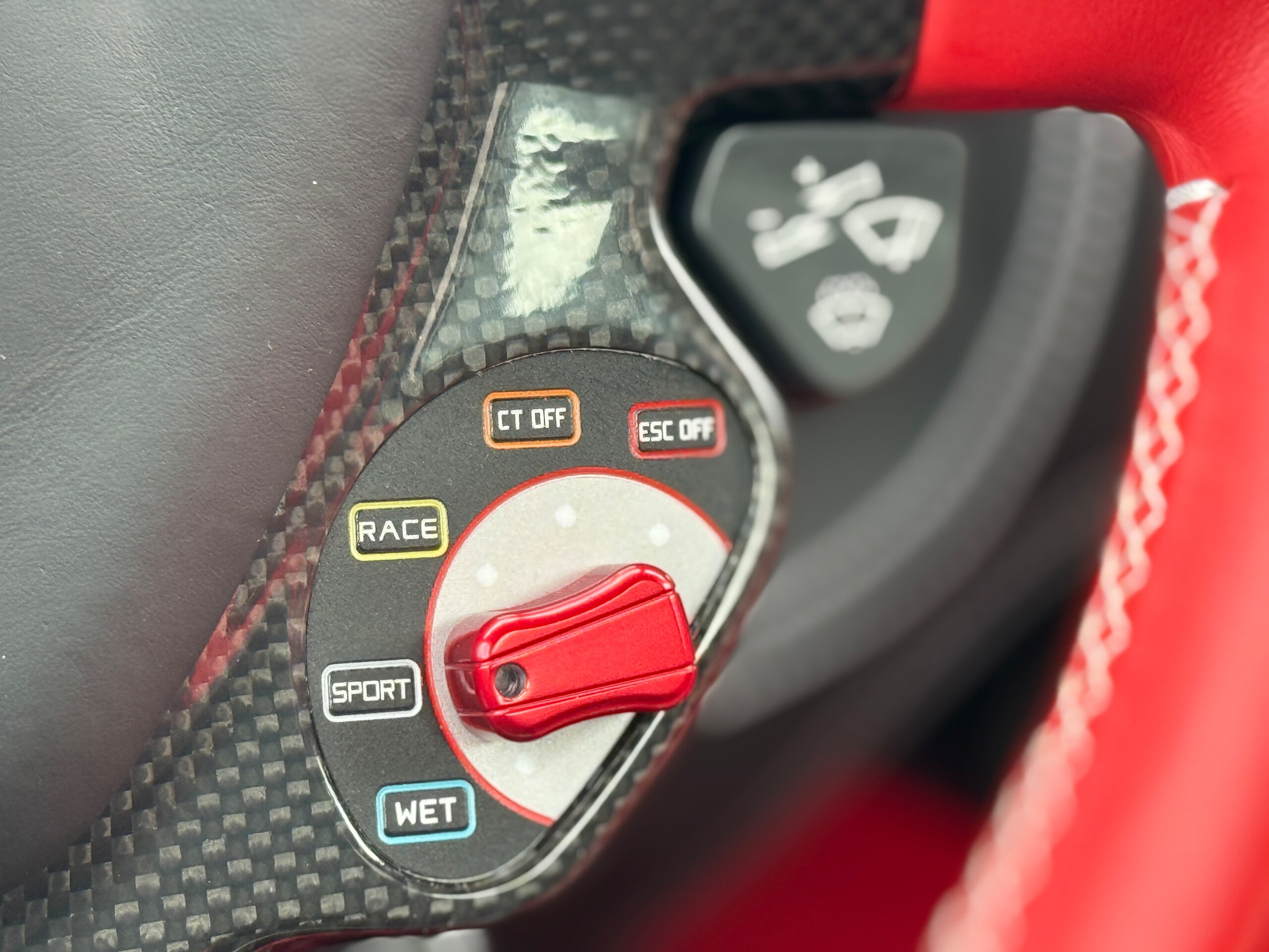 2014 Ferrari 458 Italia F1 DCT — Photo 36 / 43