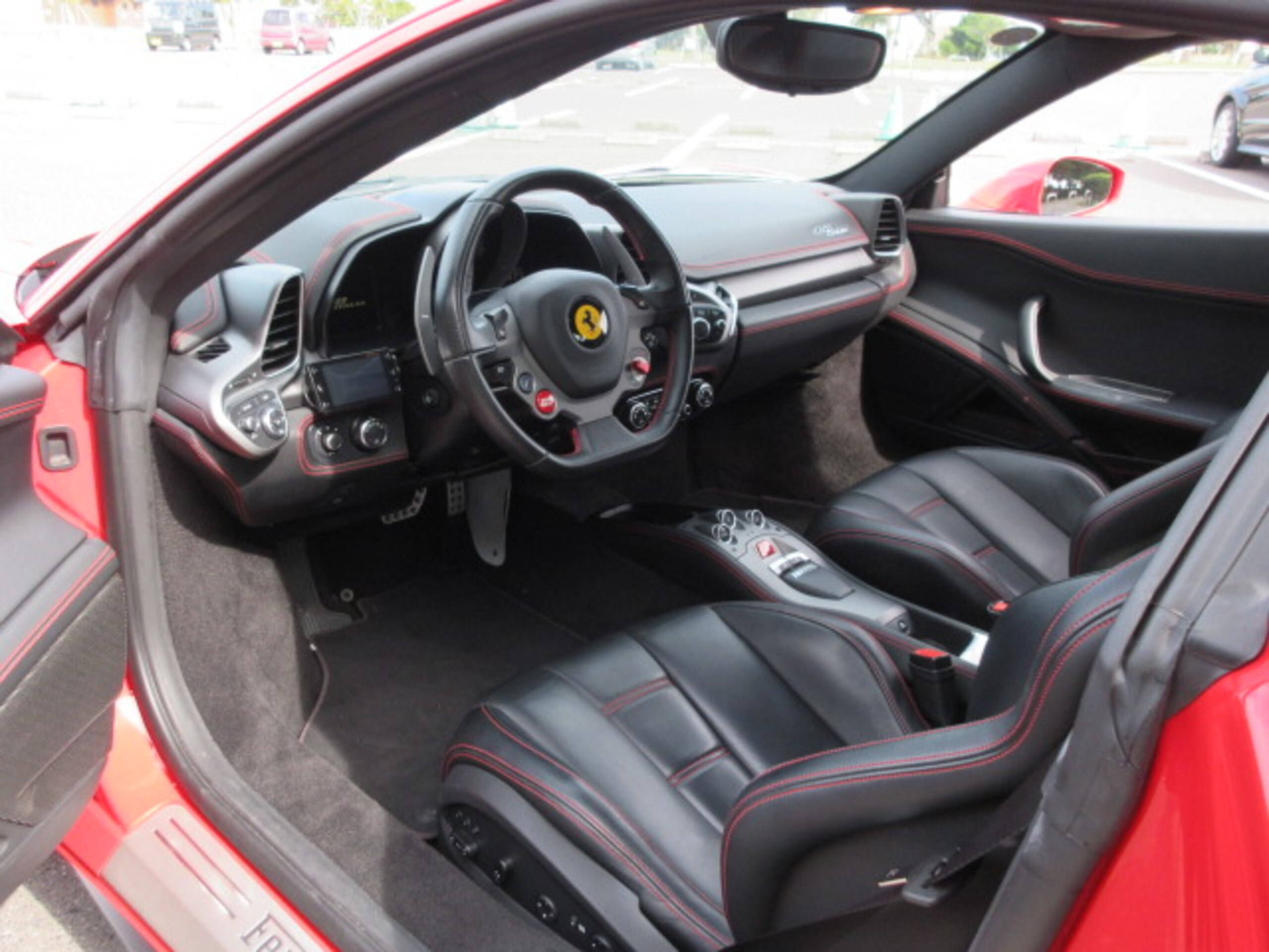 2014 Ferrari 458 Italia F1 DCT — Photo 8 / 53