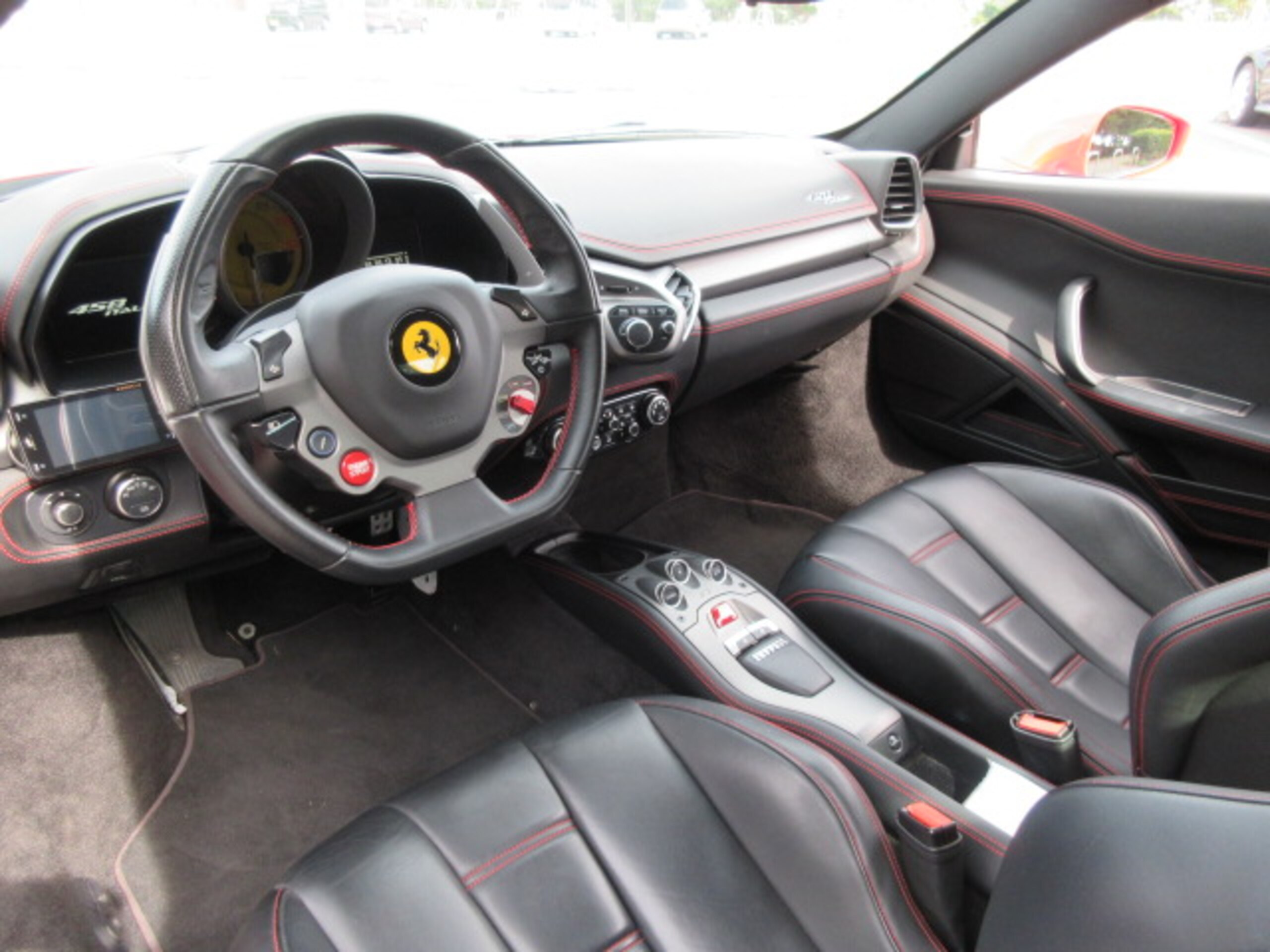 2014 Ferrari 458 Italia F1 DCT — Photo 26 / 53