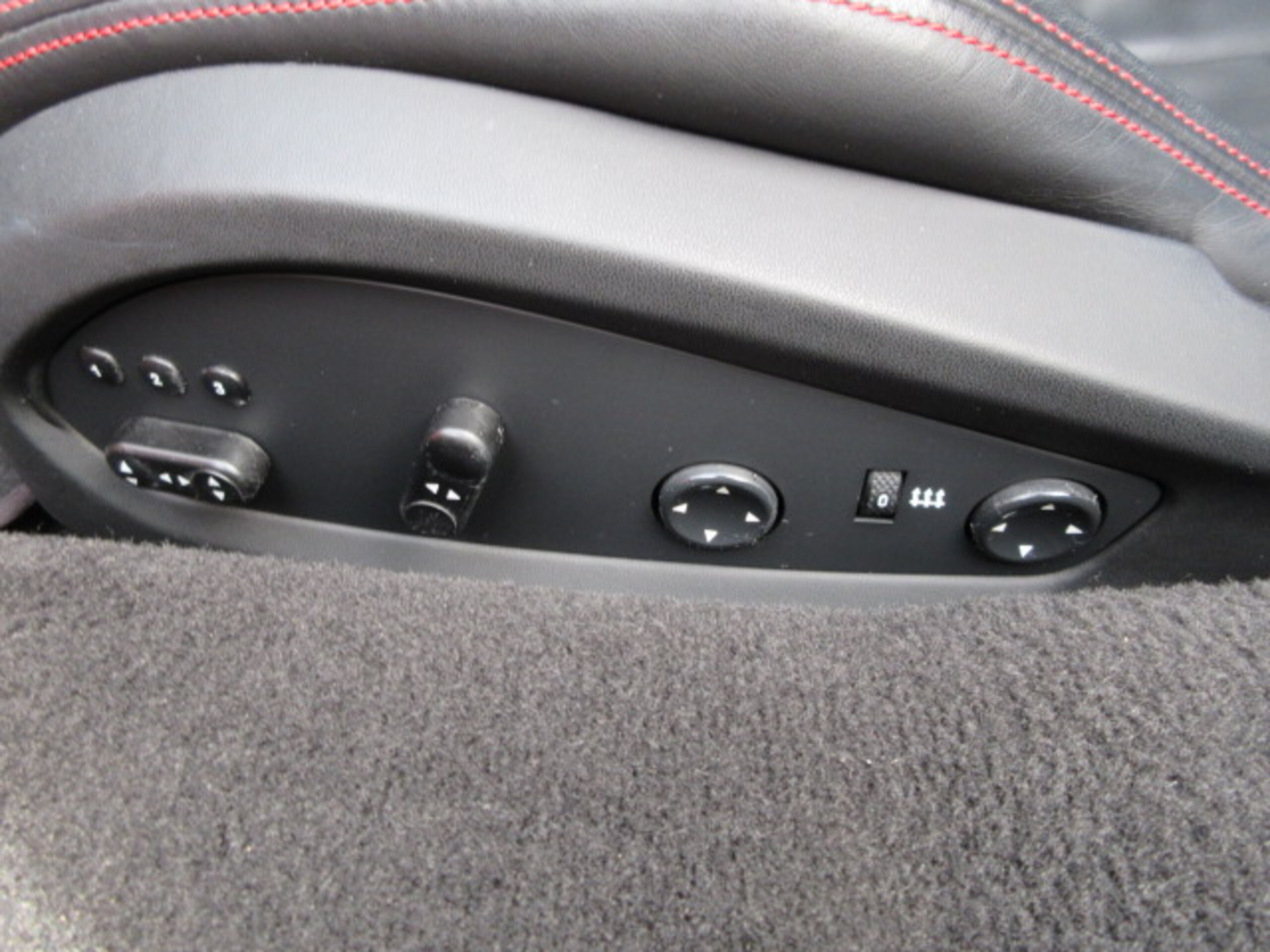 2014 Ferrari 458 Italia F1 DCT — Photo 31 / 53