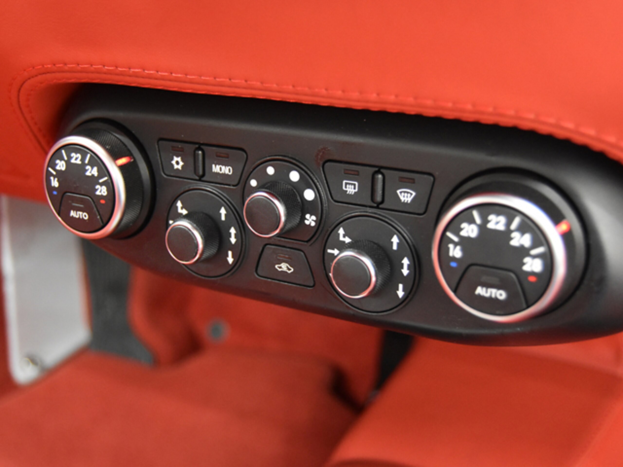 2014 Ferrari 458 Spider — Photo 22 / 28