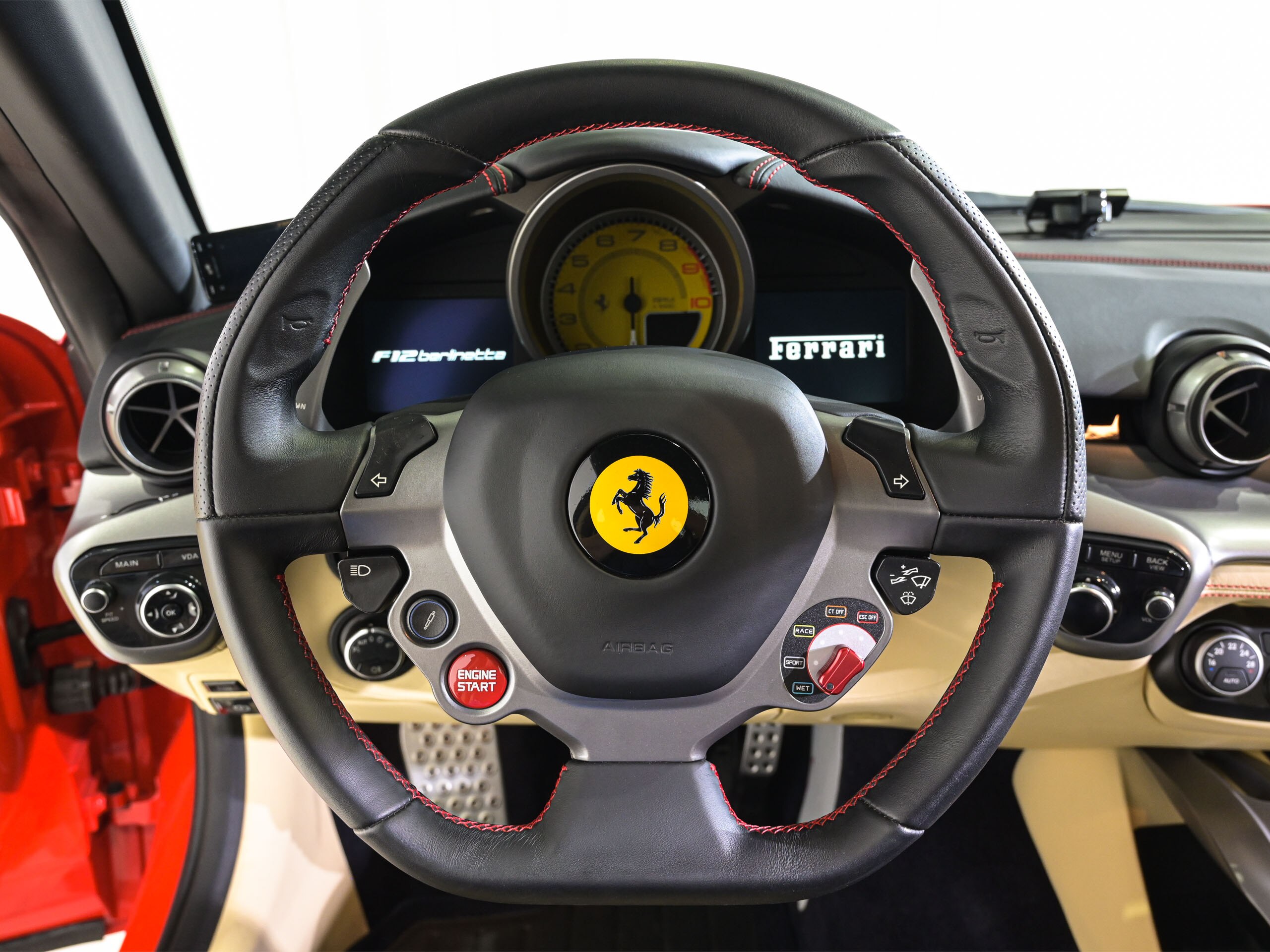 2014 Ferrari F12 Berlinetta — Photo 7 / 34