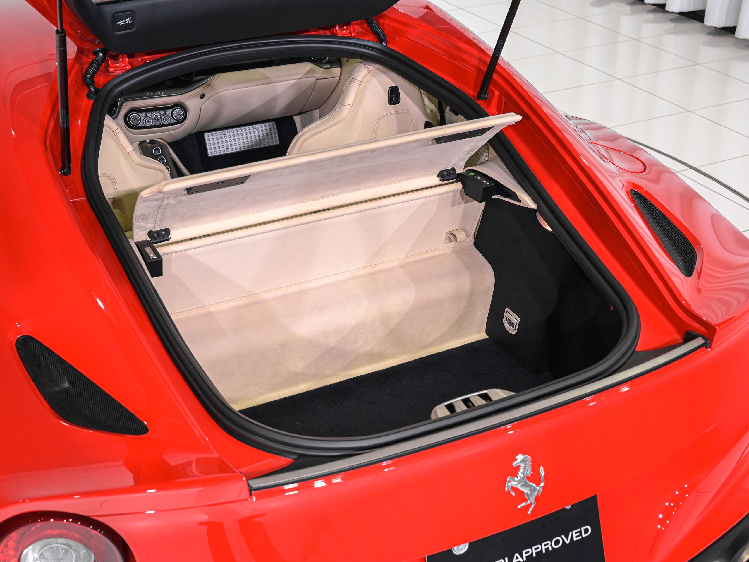 2014 Ferrari F12 Berlinetta — Photo 17 / 34