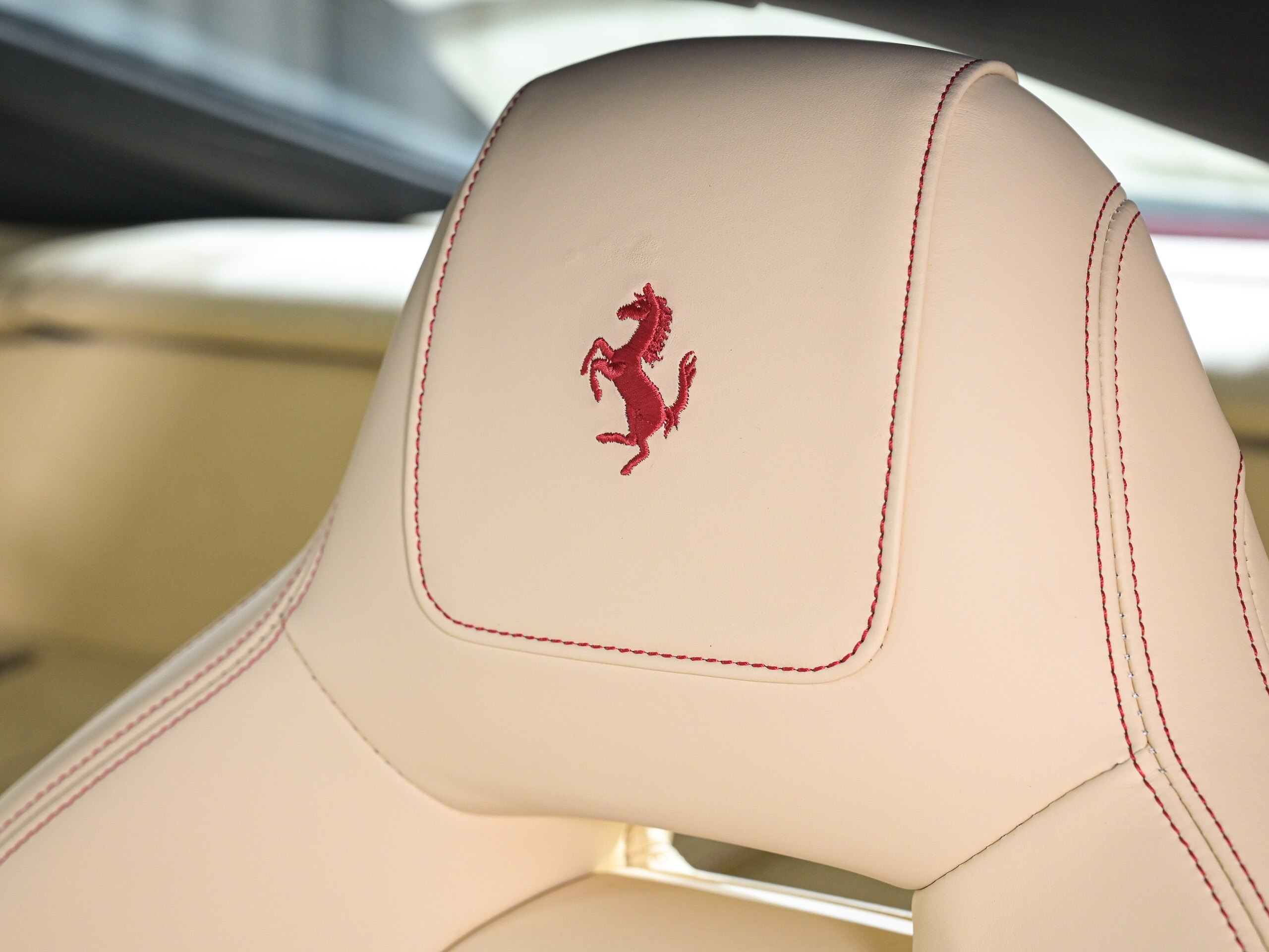2014 Ferrari F12 Berlinetta — Photo 17 / 34