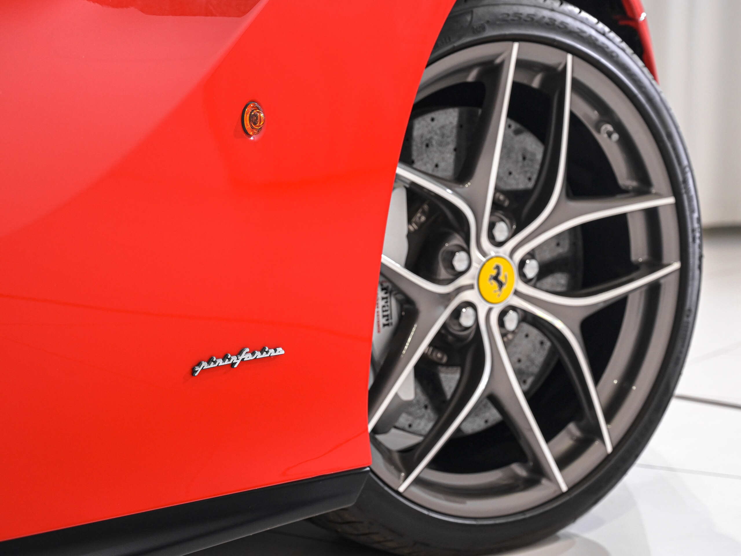 2014 Ferrari F12 Berlinetta — Photo 18 / 34