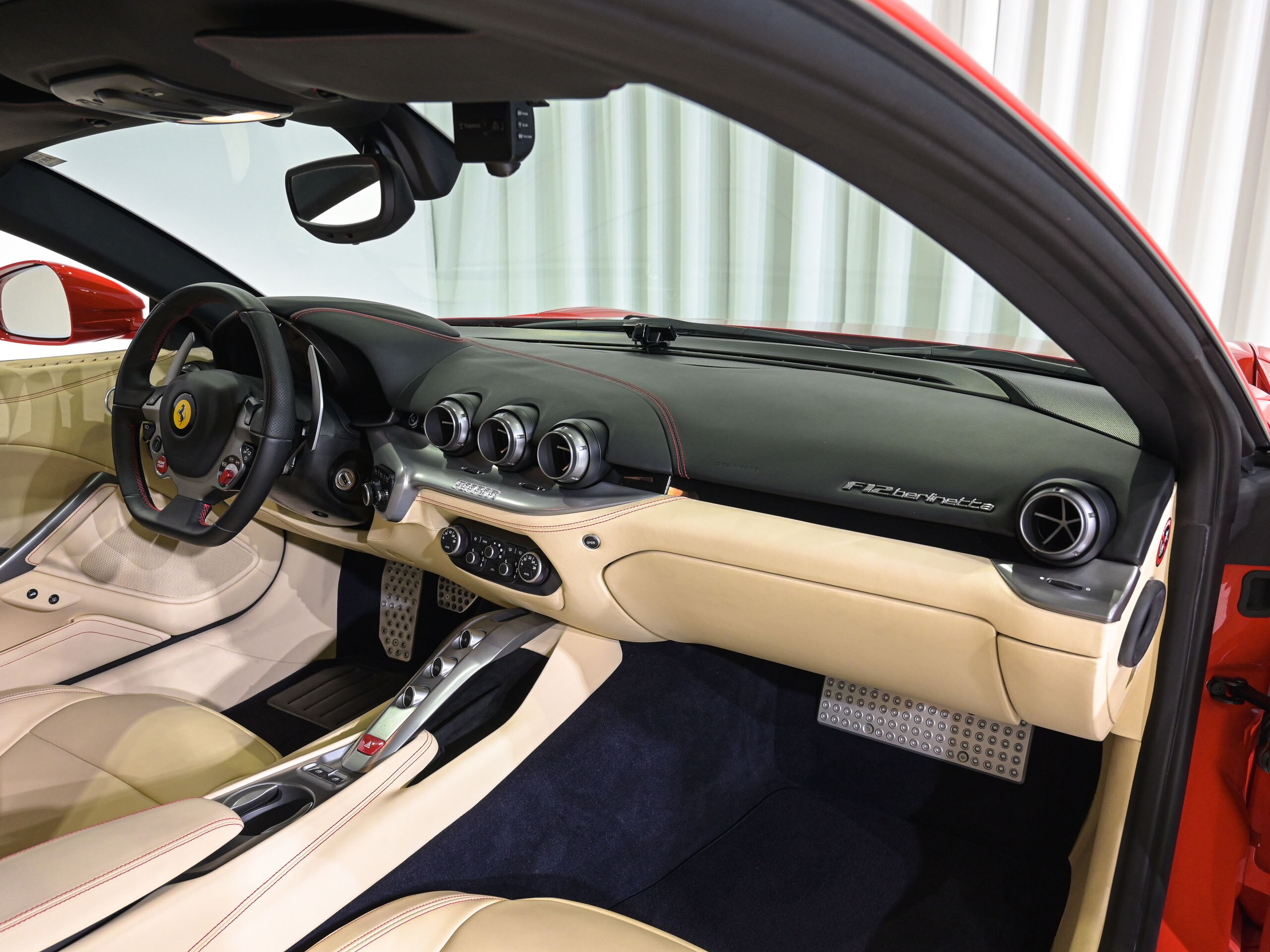 2014 Ferrari F12 Berlinetta — Photo 20 / 34