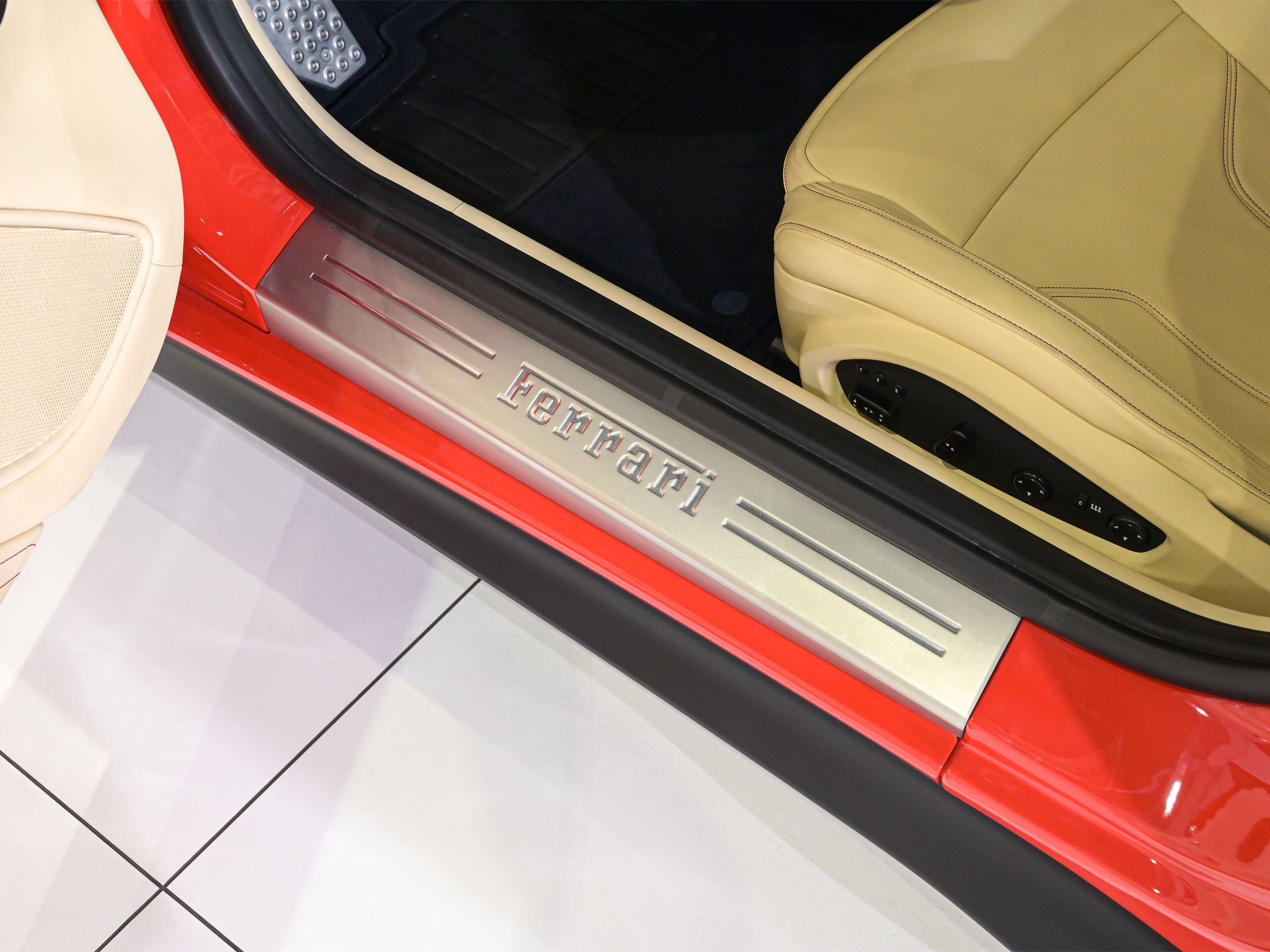 2014 Ferrari F12 Berlinetta — Photo 23 / 34