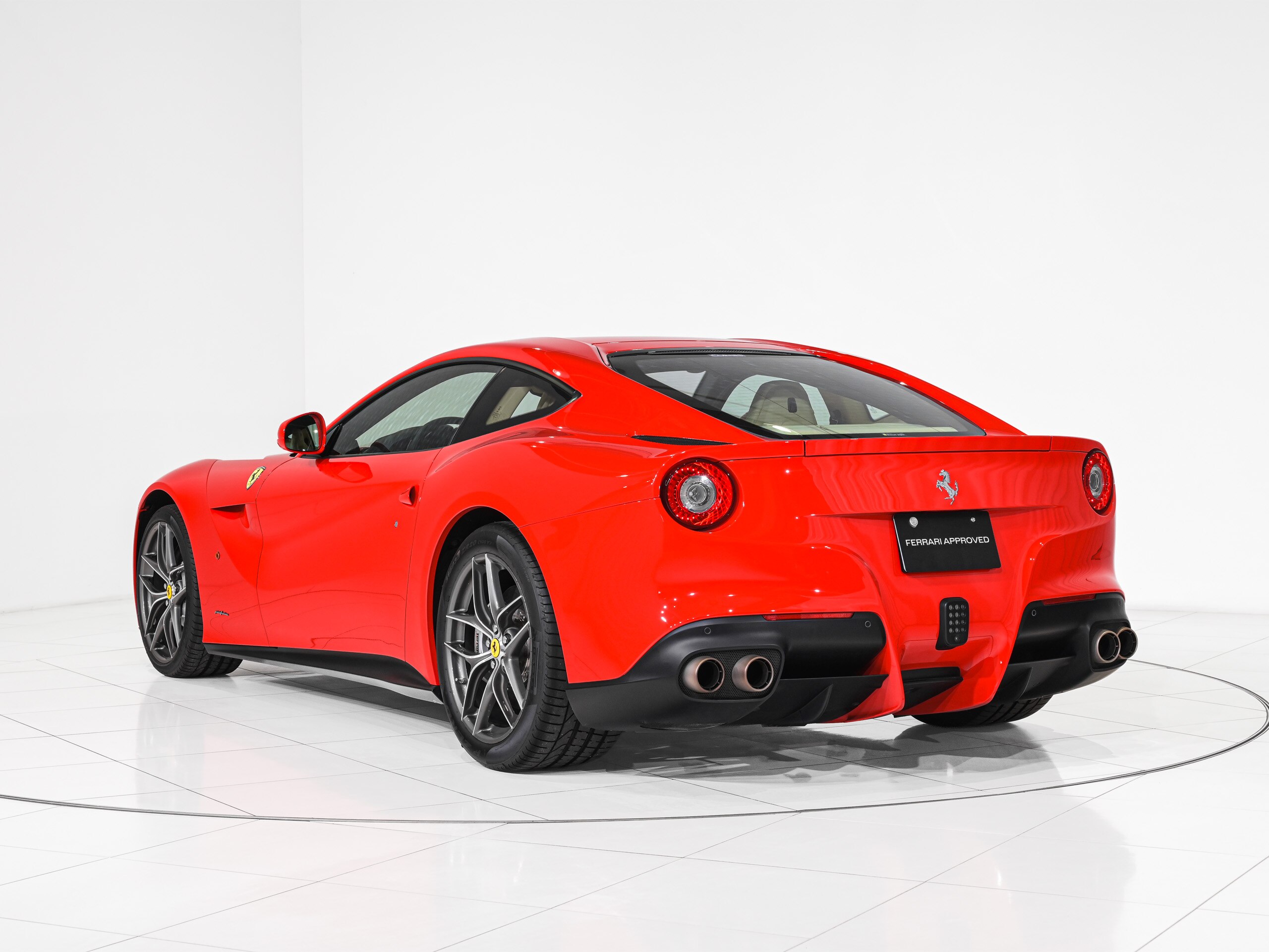 2014 Ferrari F12 Berlinetta — Photo 28 / 34