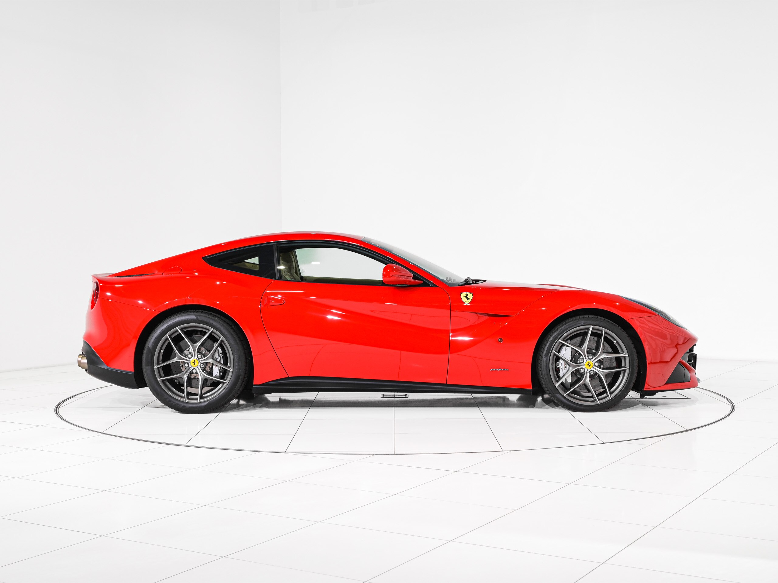2014 Ferrari F12 Berlinetta — Photo 29 / 34