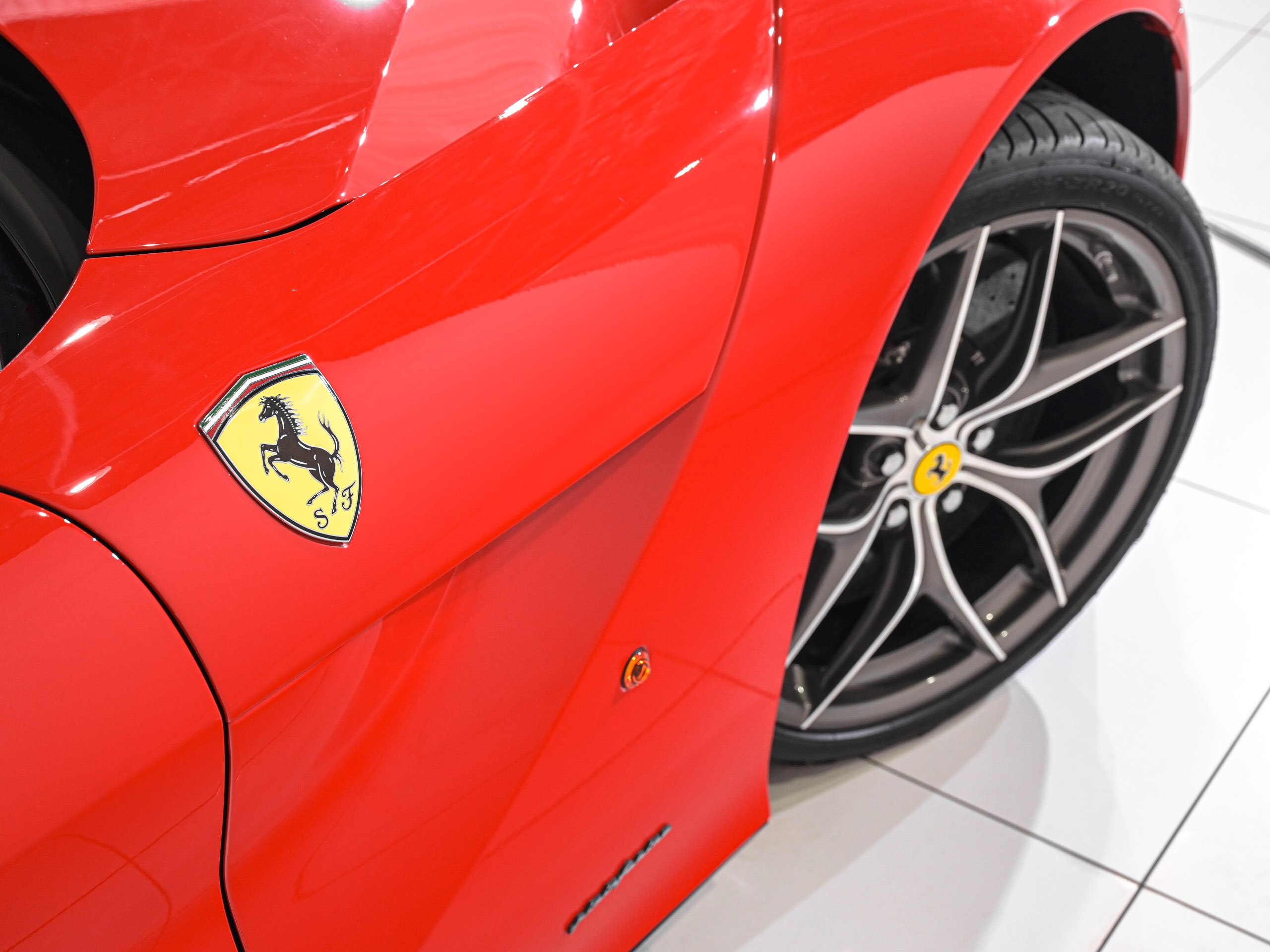 2014 Ferrari F12 Berlinetta — Photo 31 / 34