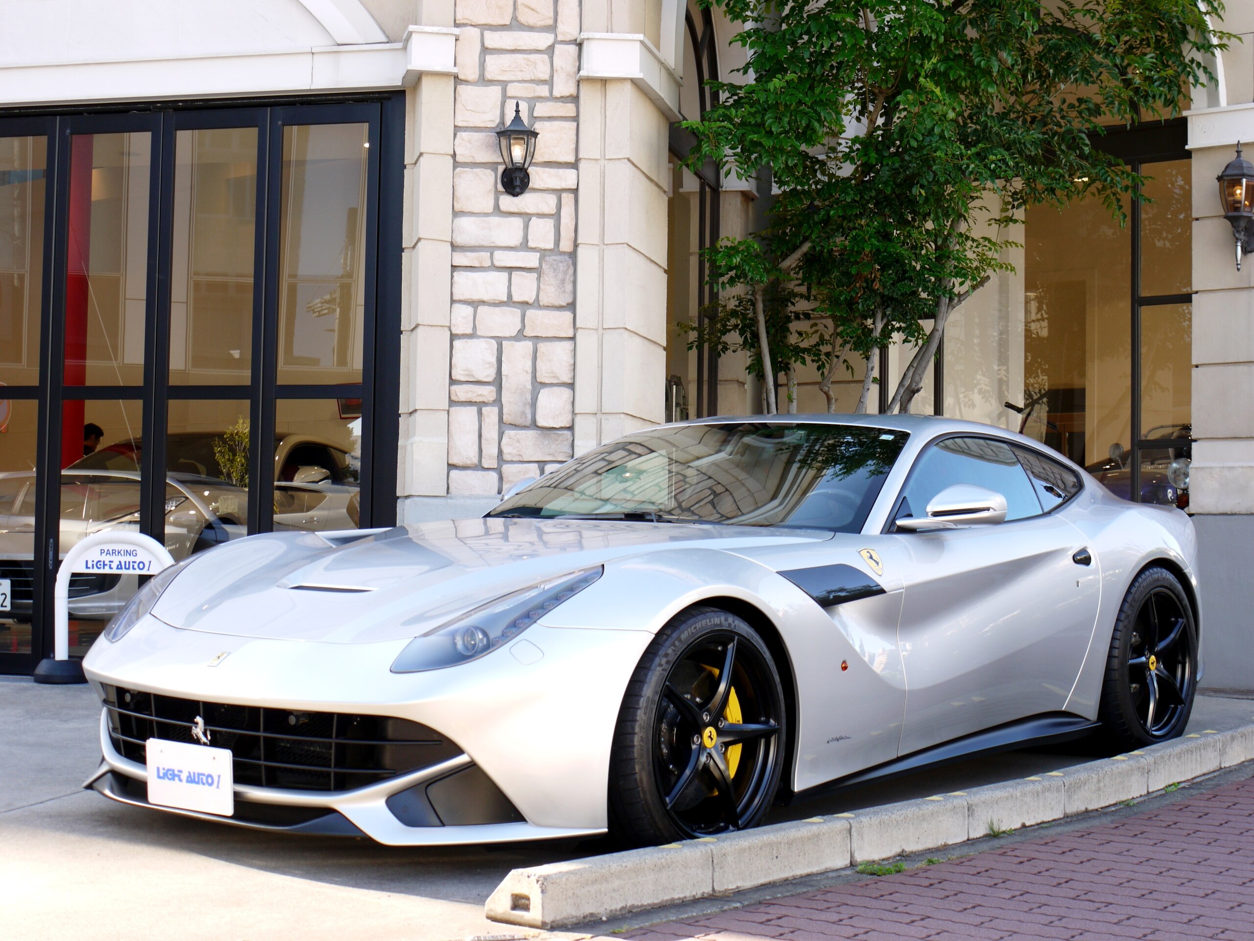 2014 Ferrari F12 Berlinetta Carbon fiber steering wheel with LED lights for sale in Japan