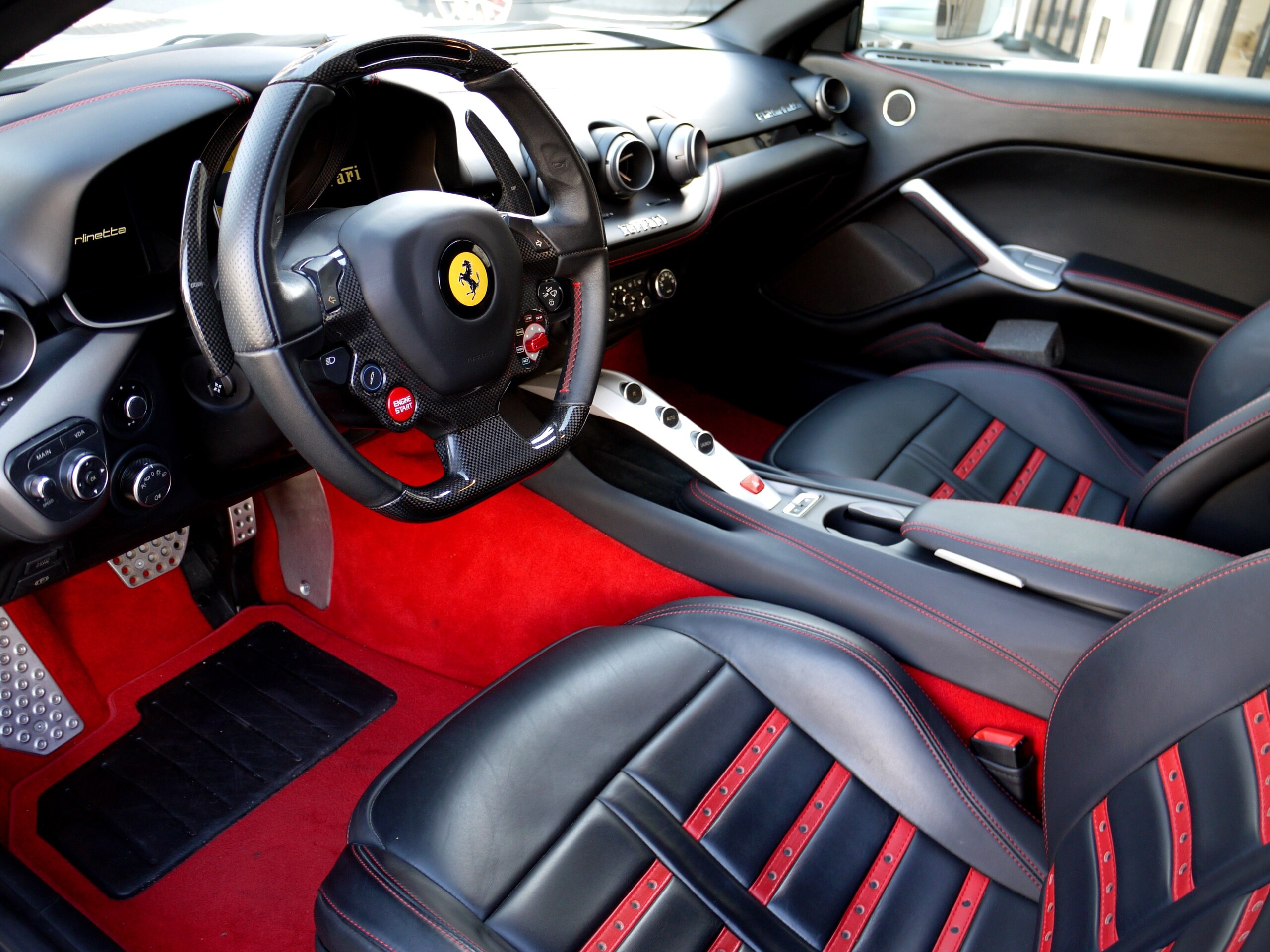 2014 Ferrari F12 Berlinetta — Photo 6 / 10