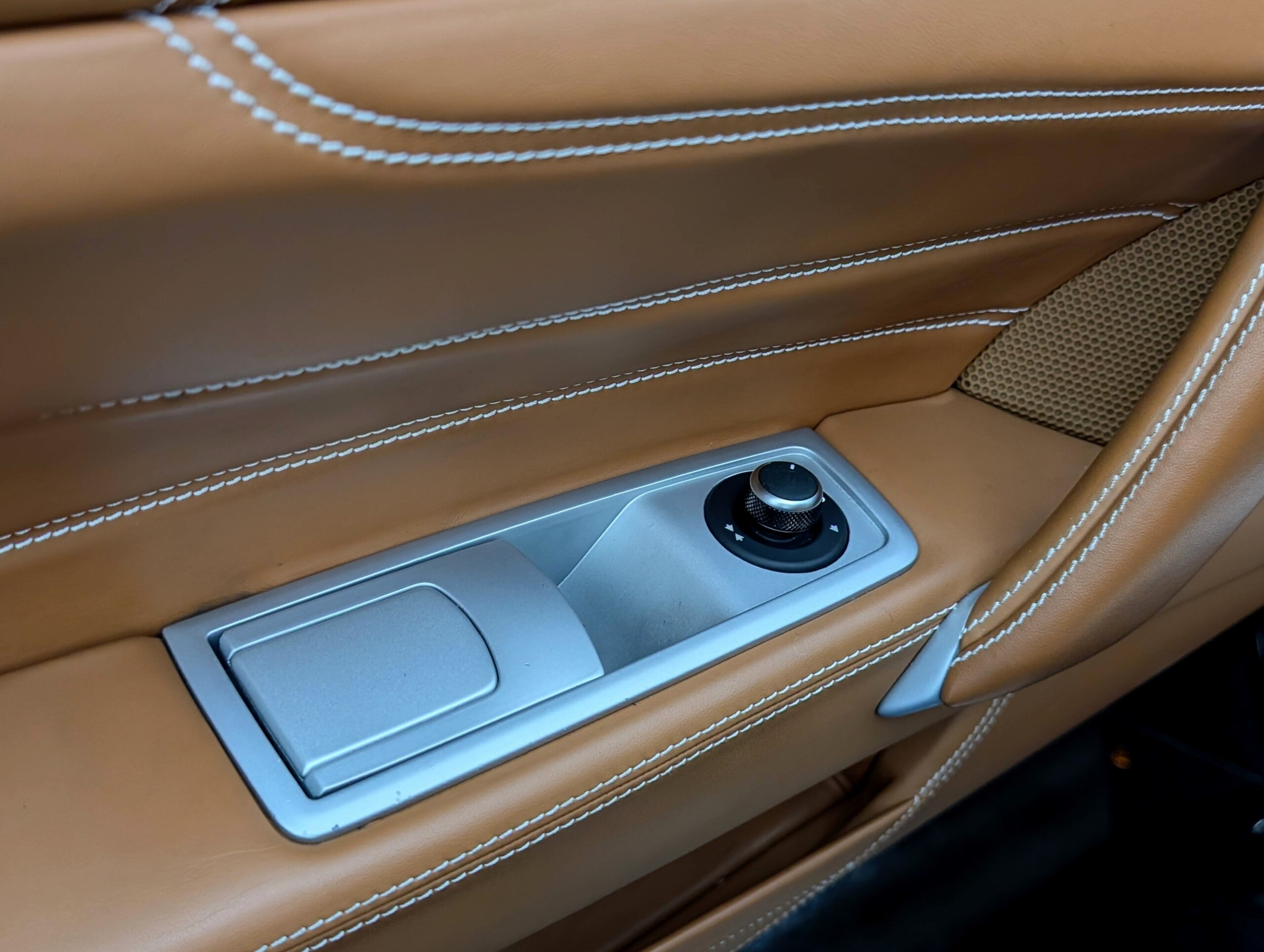 2014 Ferrari FF — Photo 30 / 38
