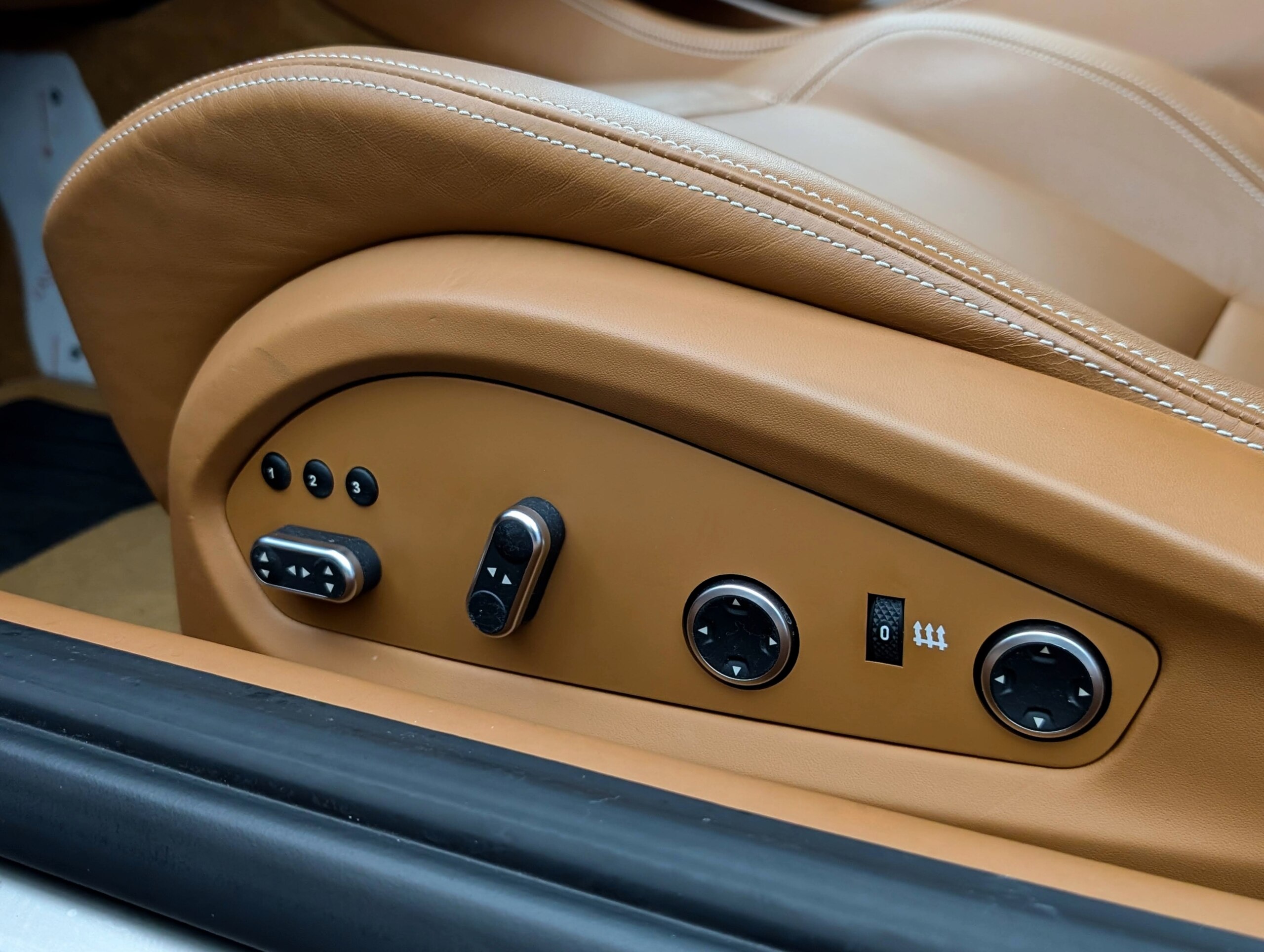 2014 Ferrari FF — Photo 31 / 38