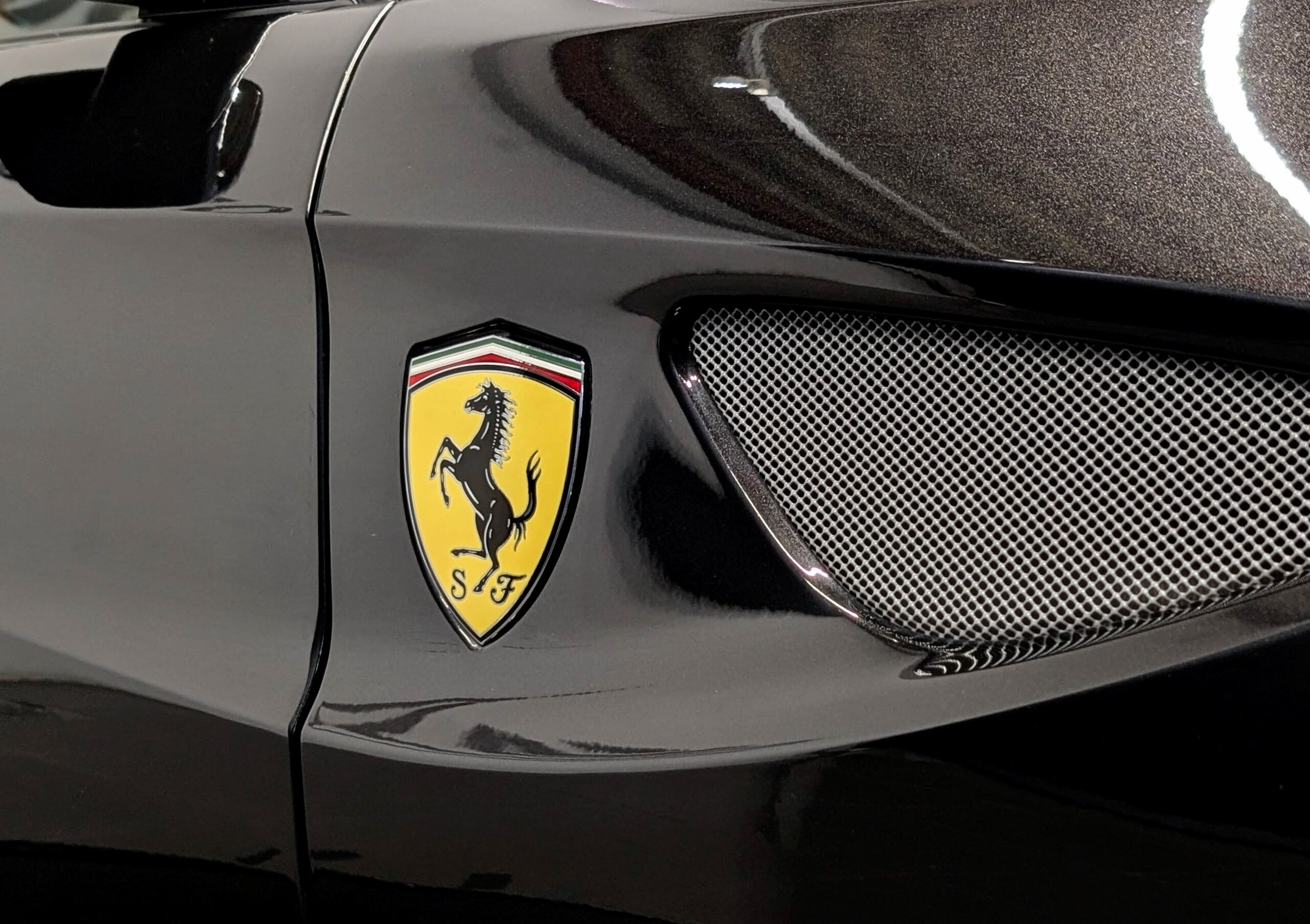 2014 Ferrari FF — Photo 37 / 38
