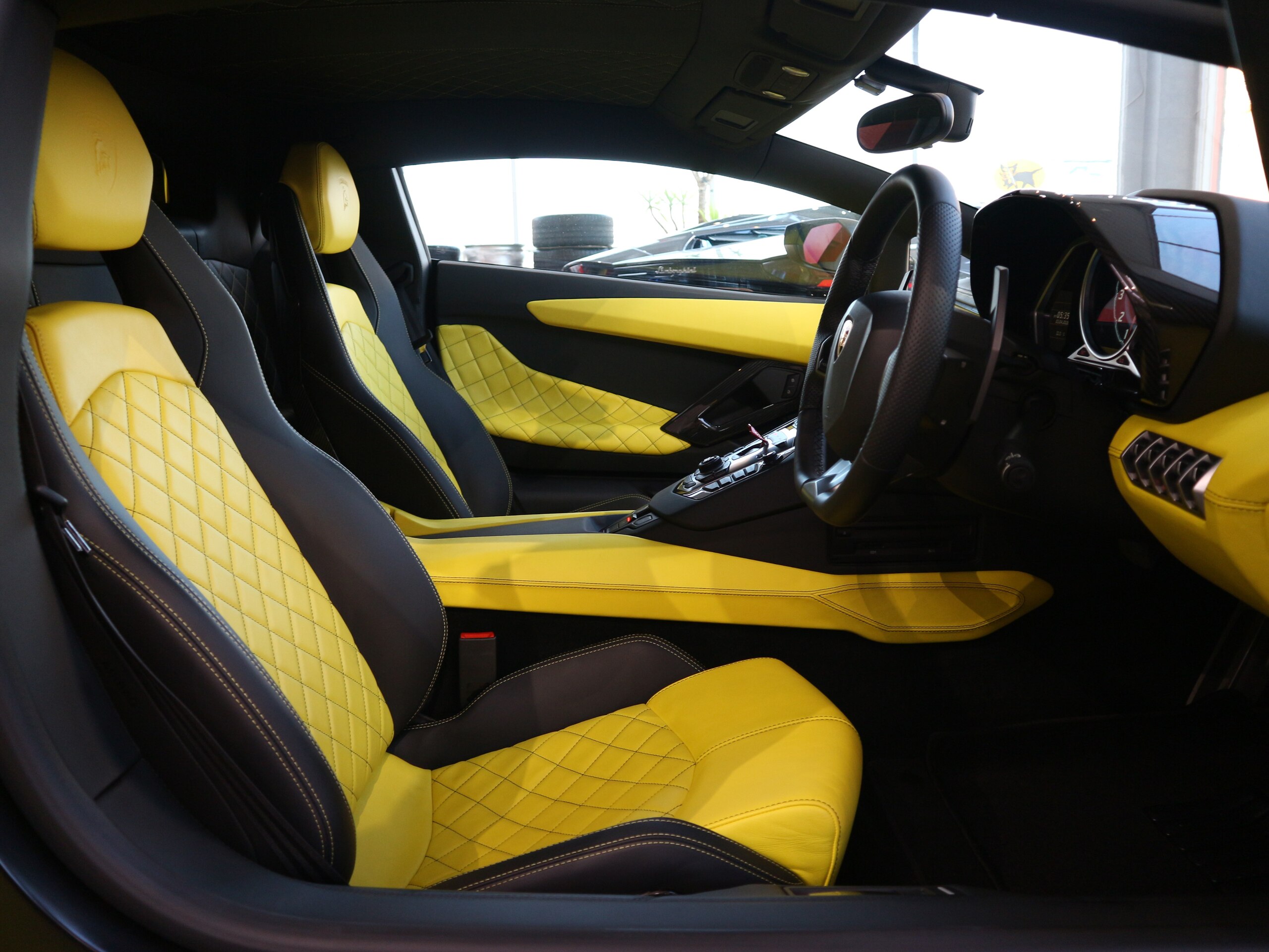 2014 Lamborghini Aventador LP720-4 — Photo 11 / 33