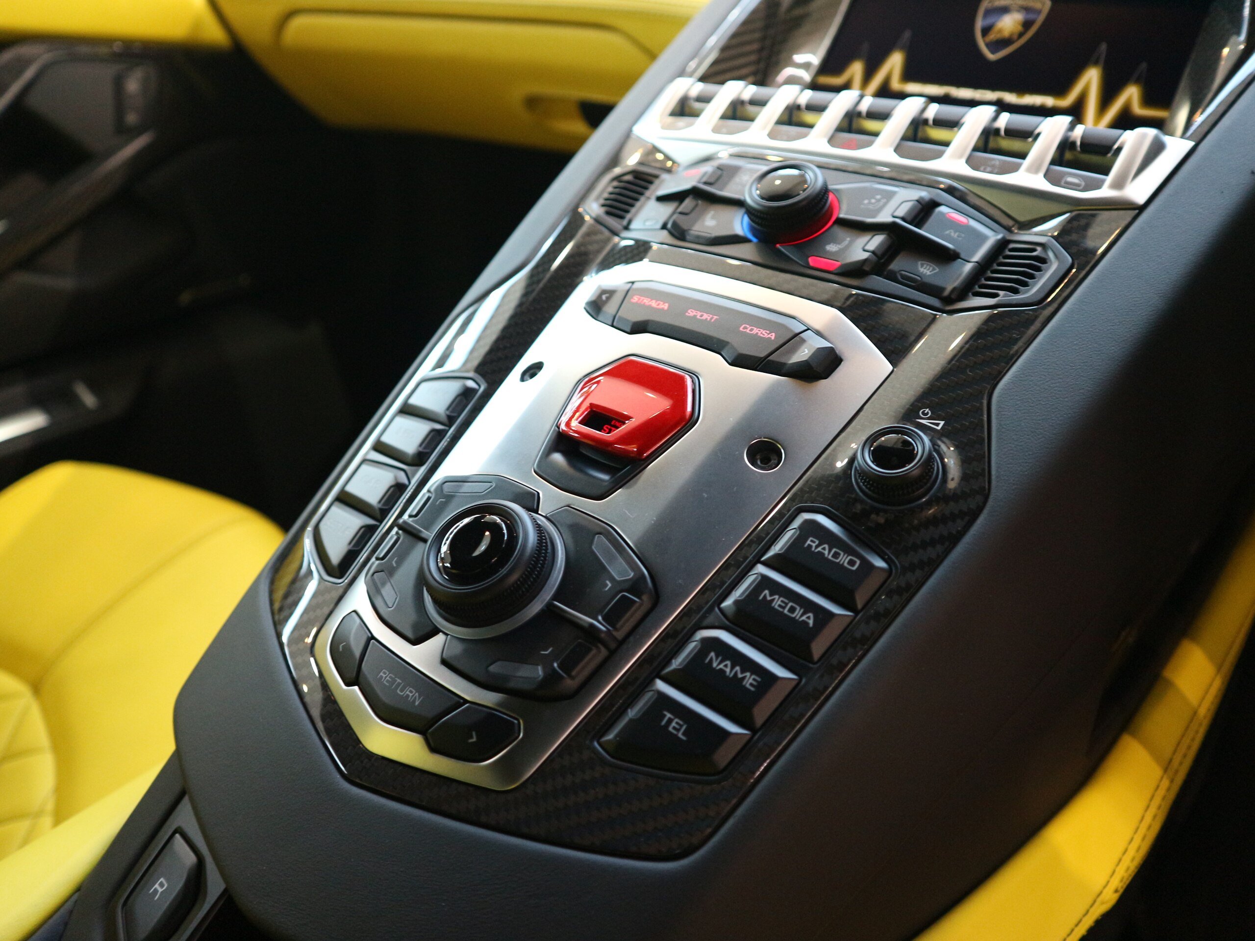 2014 Lamborghini Aventador LP720-4 — Photo 15 / 33