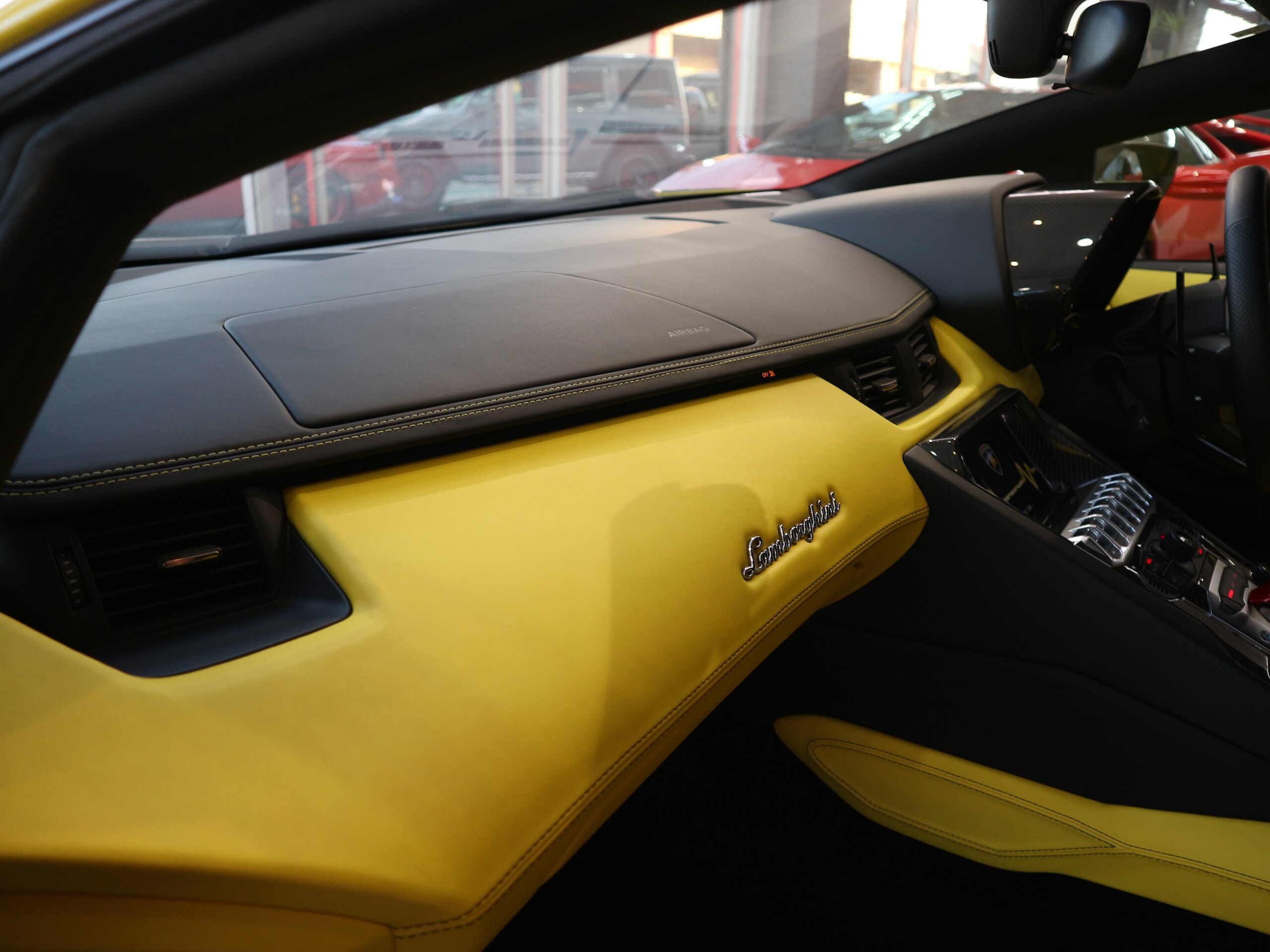 2014 Lamborghini Aventador LP720-4 — Photo 22 / 33