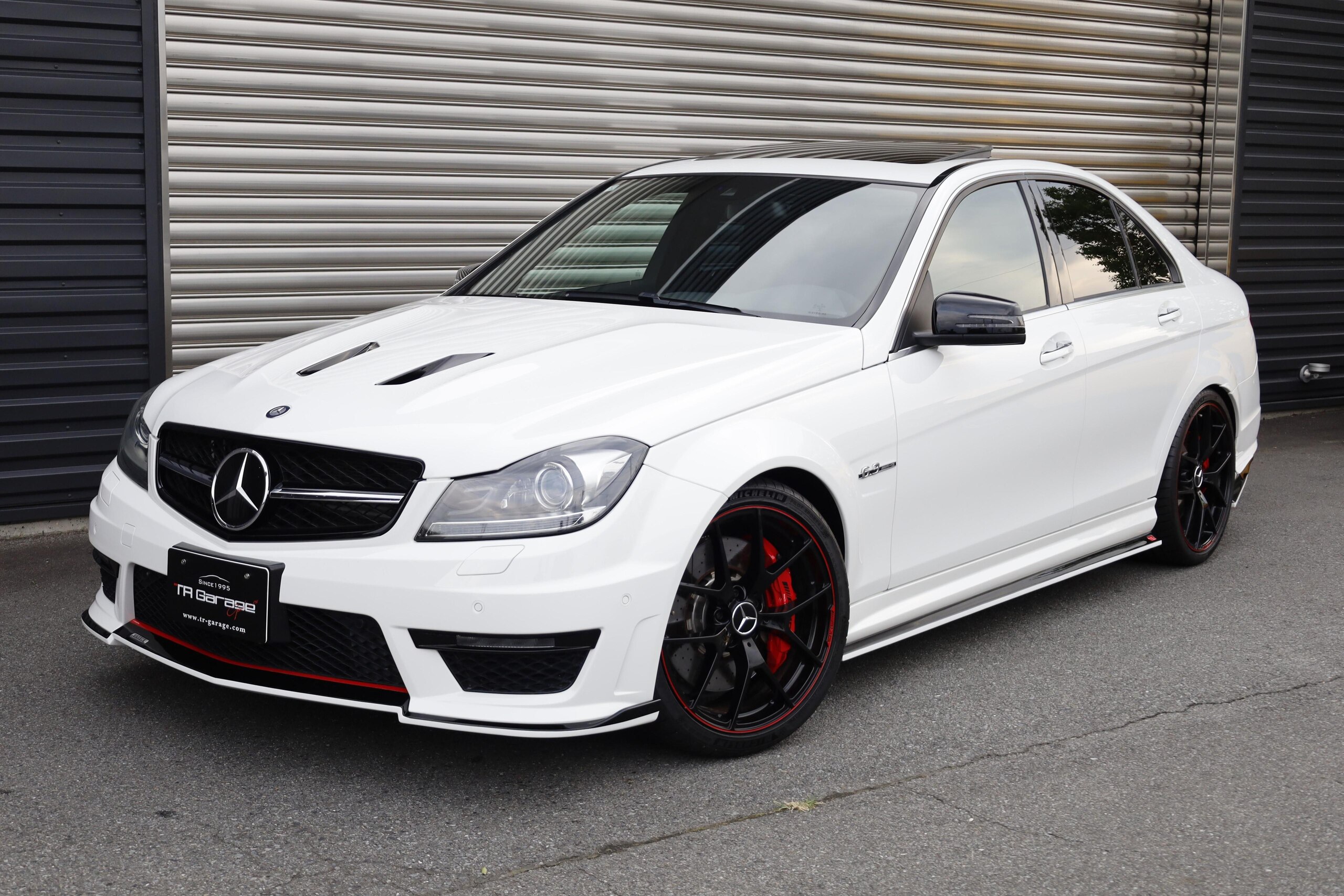 2014 Mercedes Benz C63 AMG White Exterior for sale in Japan