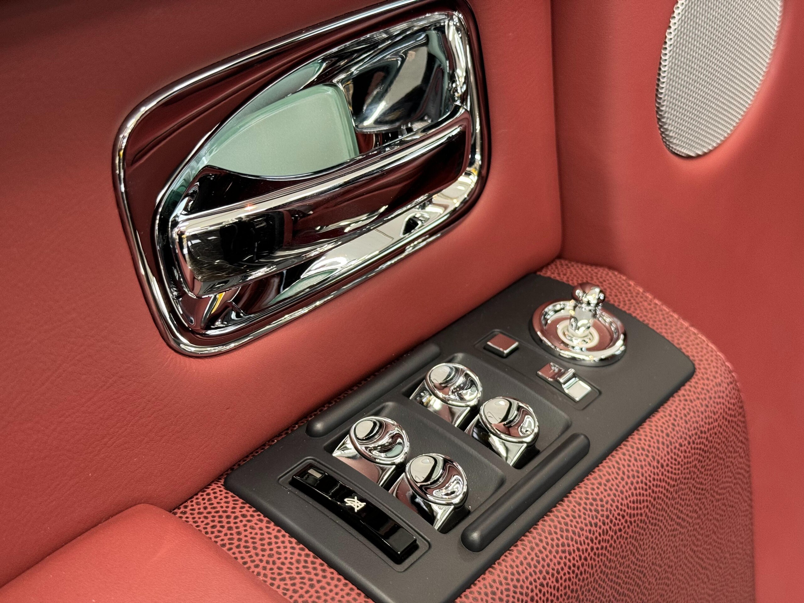 2014 Rolls-Royce Phantom — Photo 7 / 60