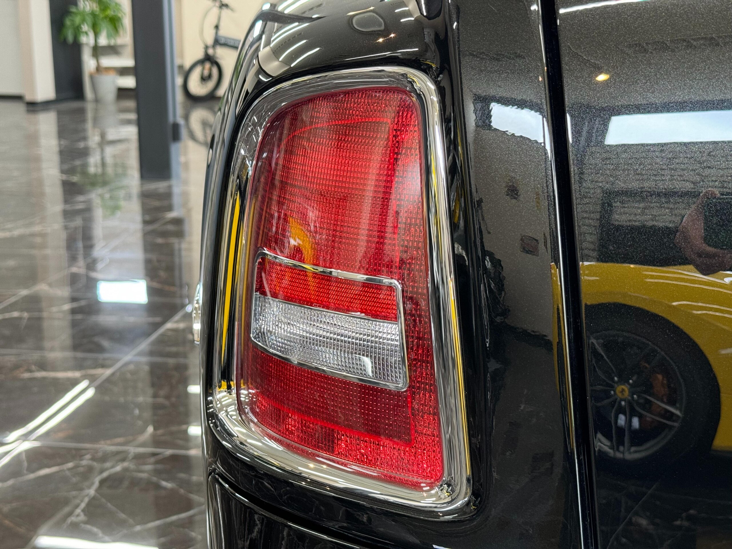 2014 Rolls-Royce Phantom — Photo 22 / 60