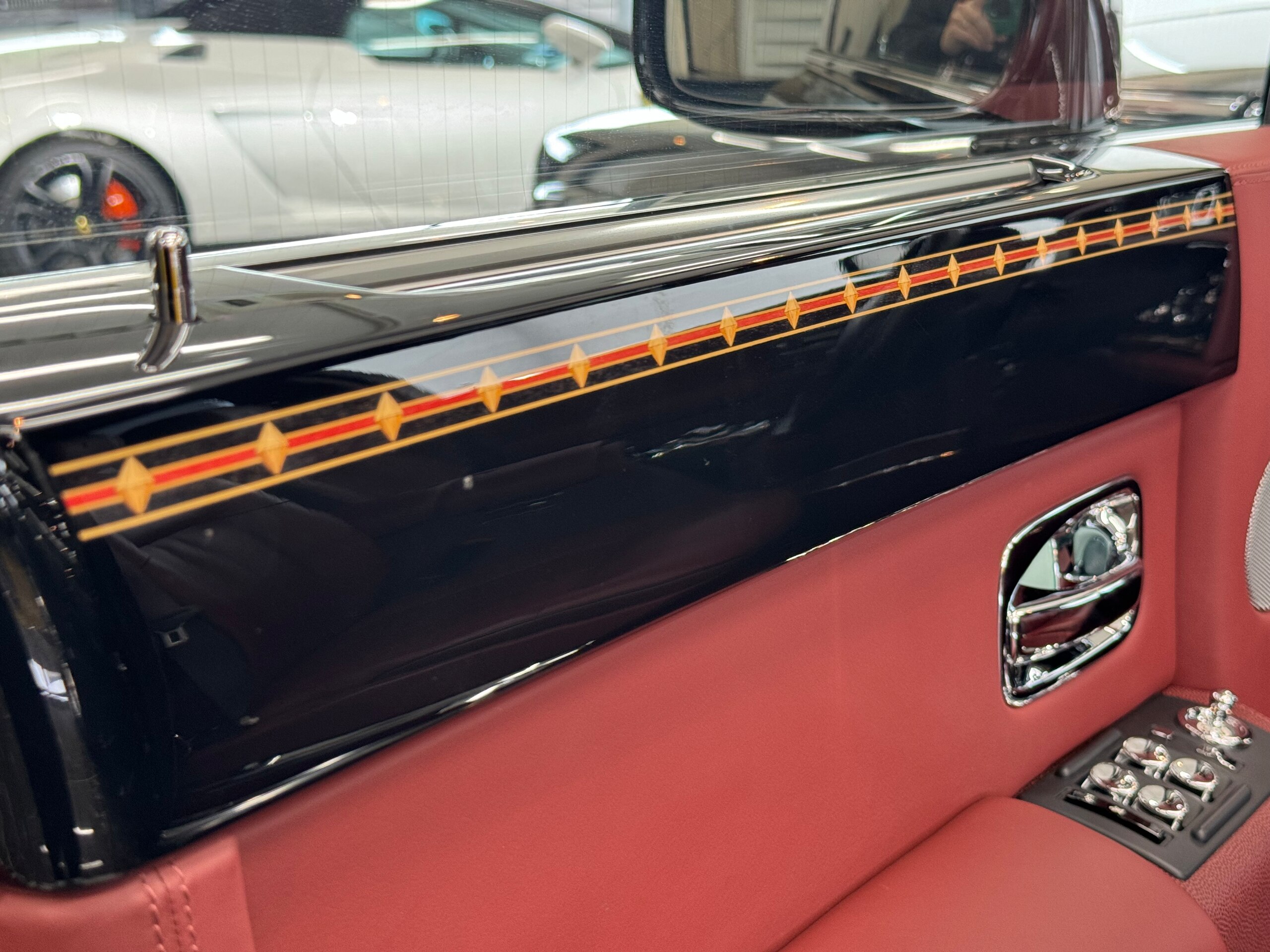 2014 Rolls-Royce Phantom — Photo 25 / 60