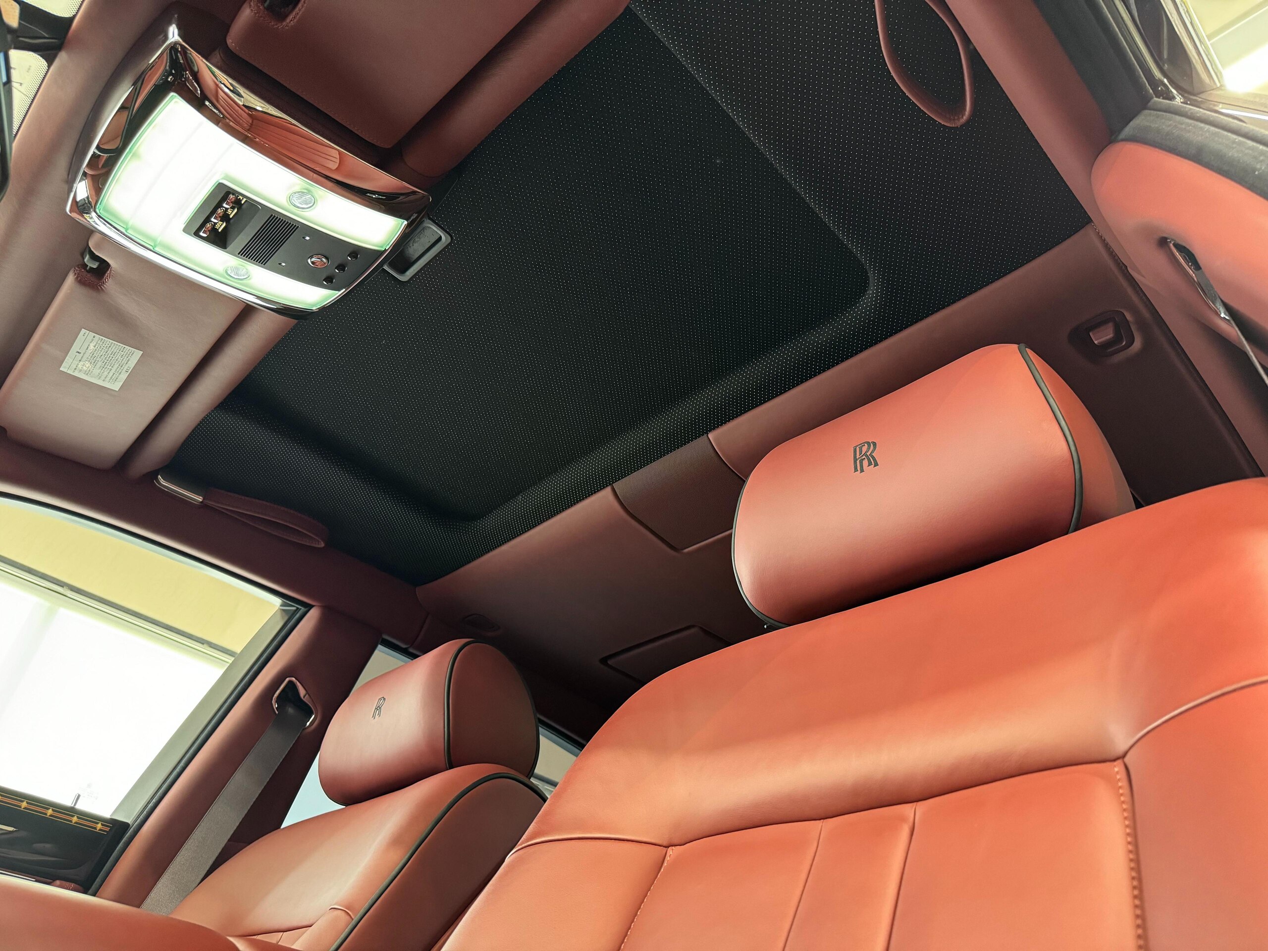 2014 Rolls-Royce Phantom — Photo 26 / 60