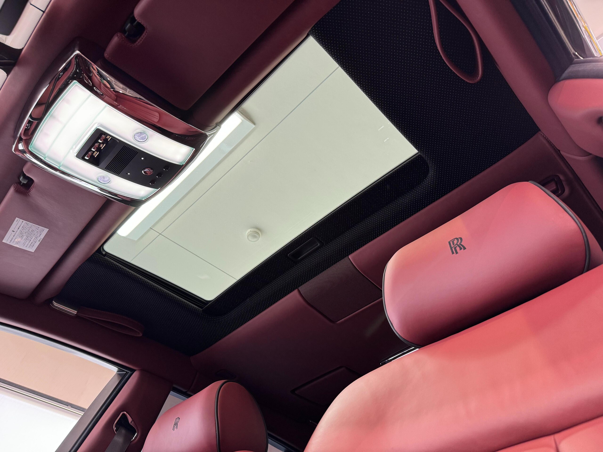 2014 Rolls-Royce Phantom — Photo 37 / 60