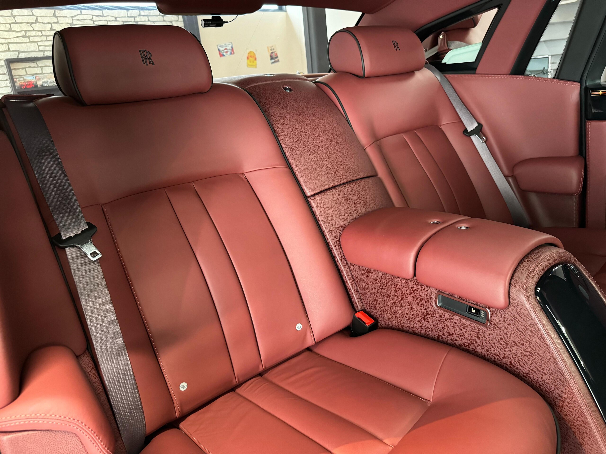 2014 Rolls-Royce Phantom — Photo 47 / 60