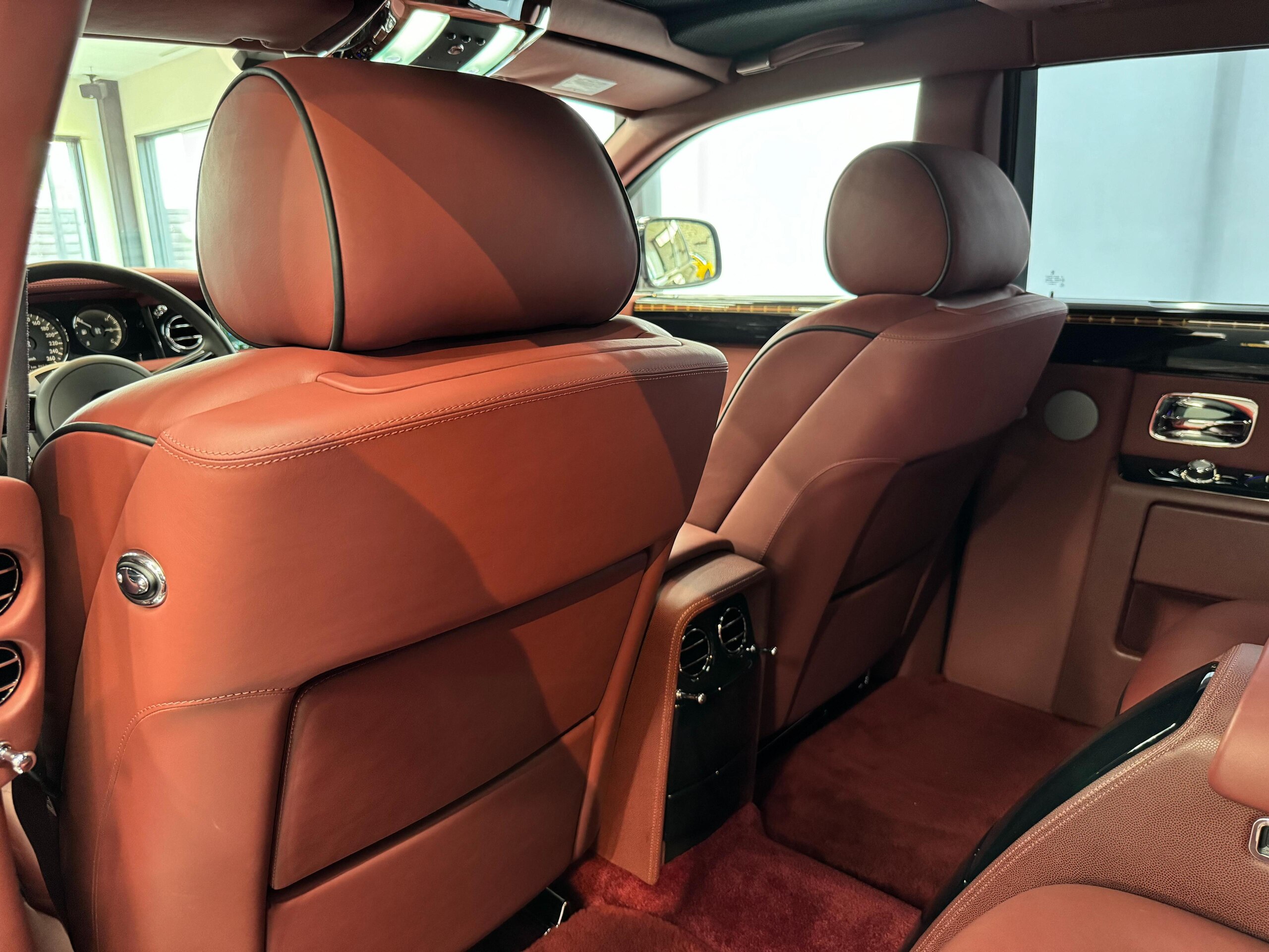 2014 Rolls-Royce Phantom — Photo 56 / 60