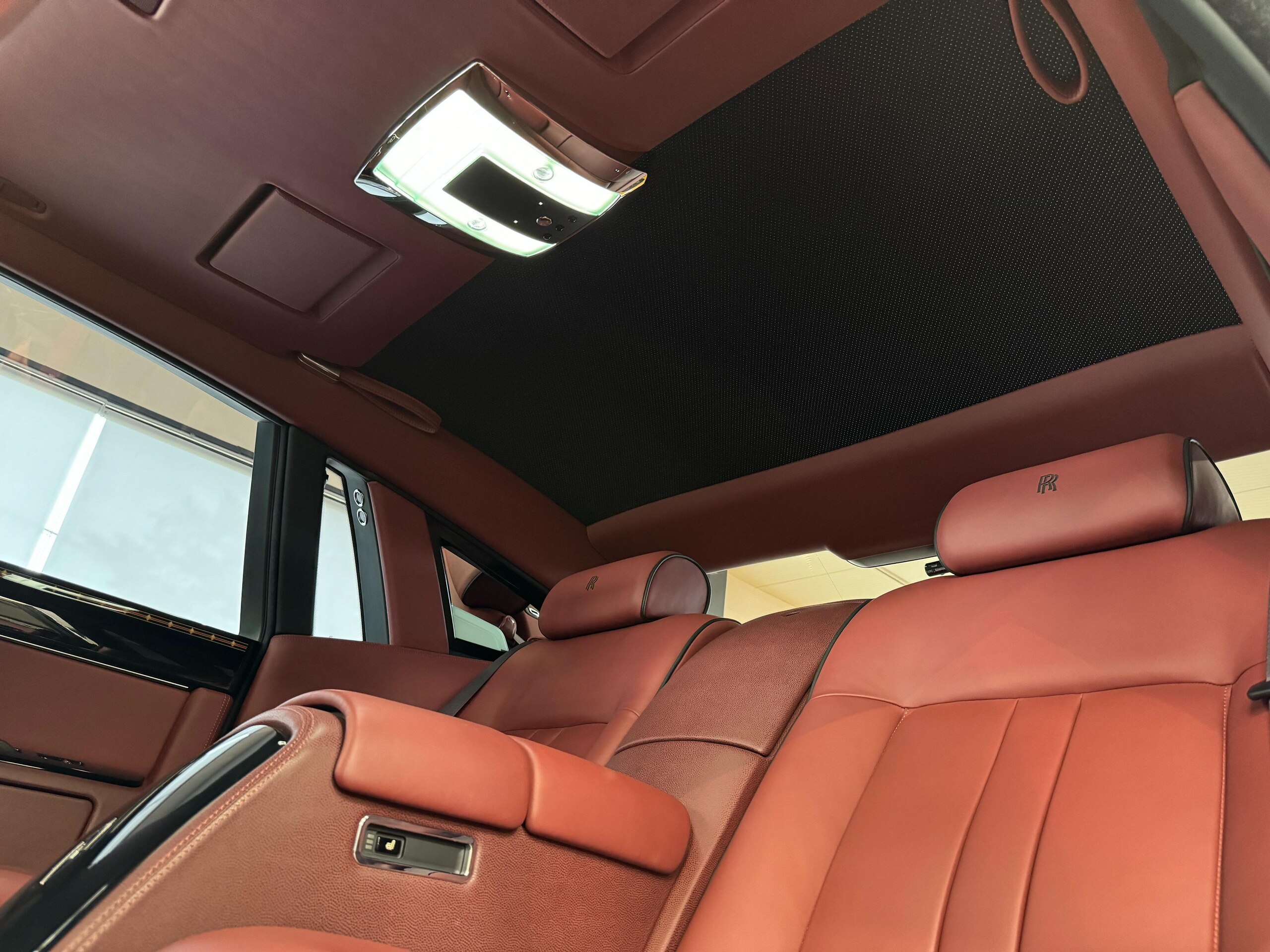 2014 Rolls-Royce Phantom — Photo 58 / 60