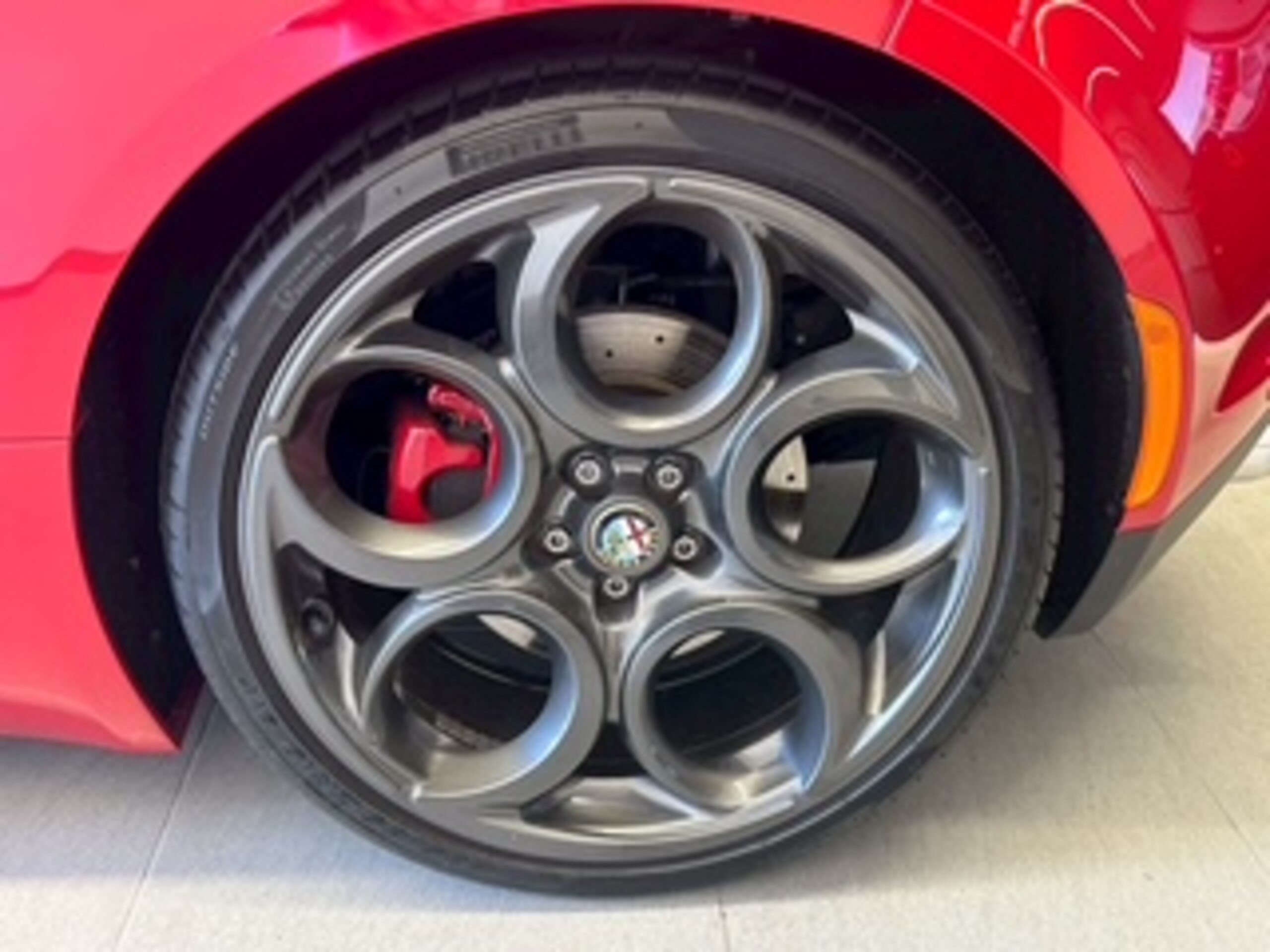 2015 Alfa Romeo 4C — Photo 23 / 34