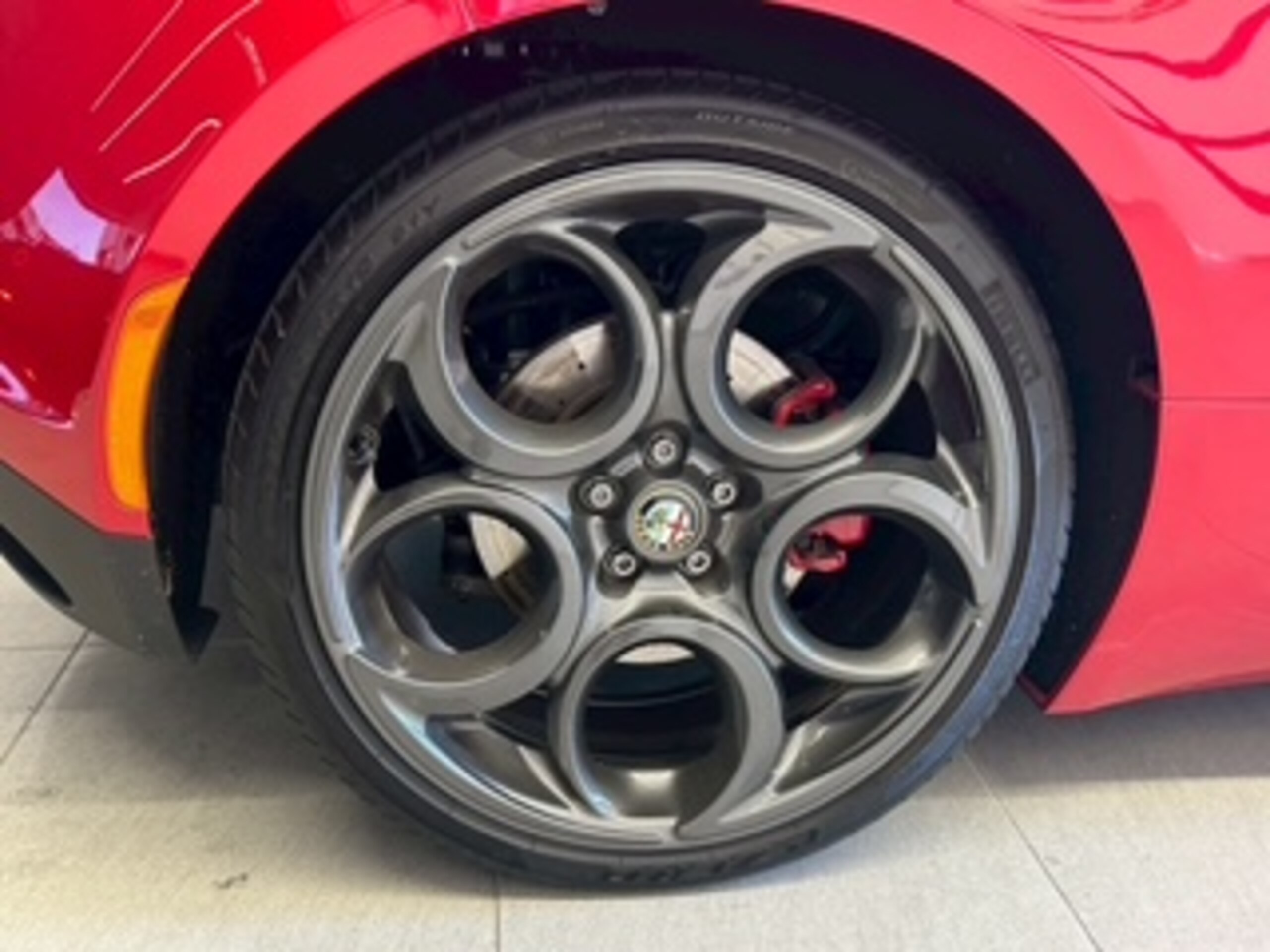 2015 Alfa Romeo 4C — Photo 24 / 34
