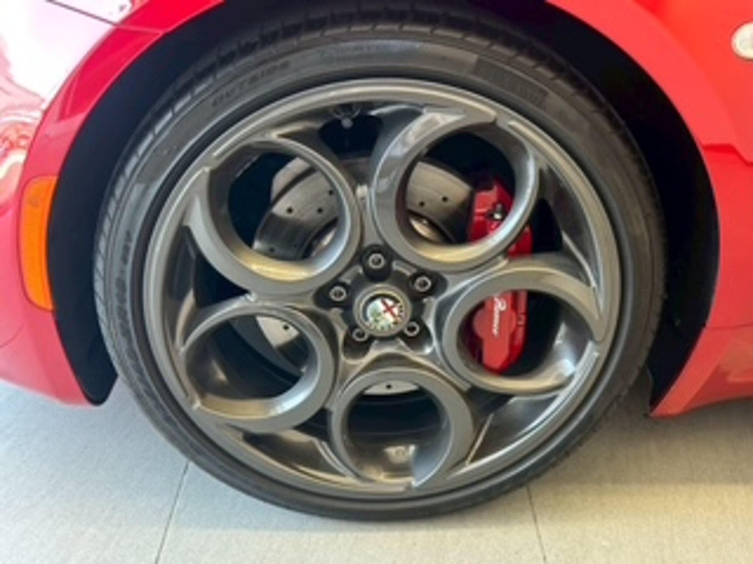 2015 Alfa Romeo 4C — Photo 26 / 34