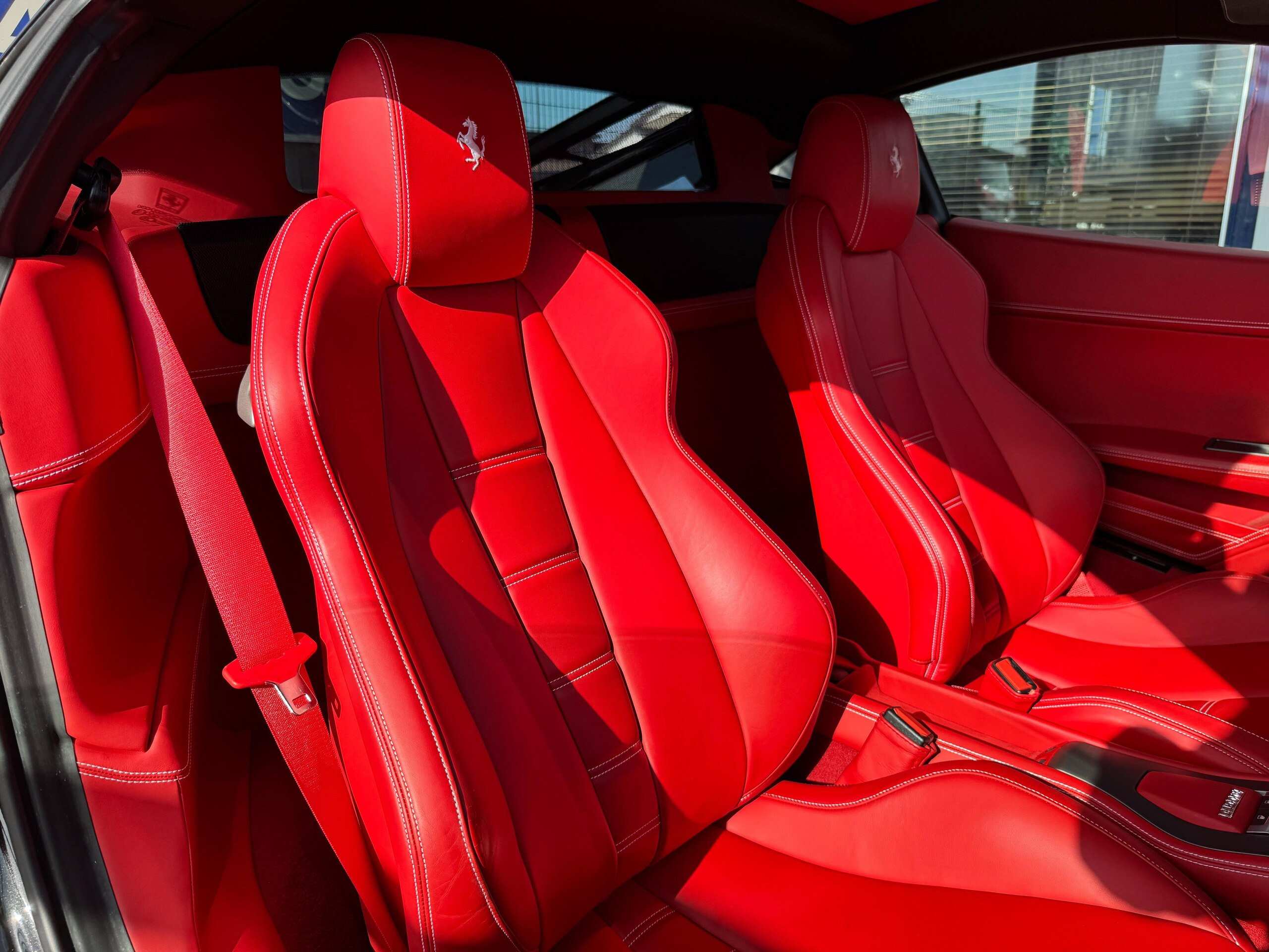 2015 Ferrari 458 Italia F1 DCT — Photo 34 / 53