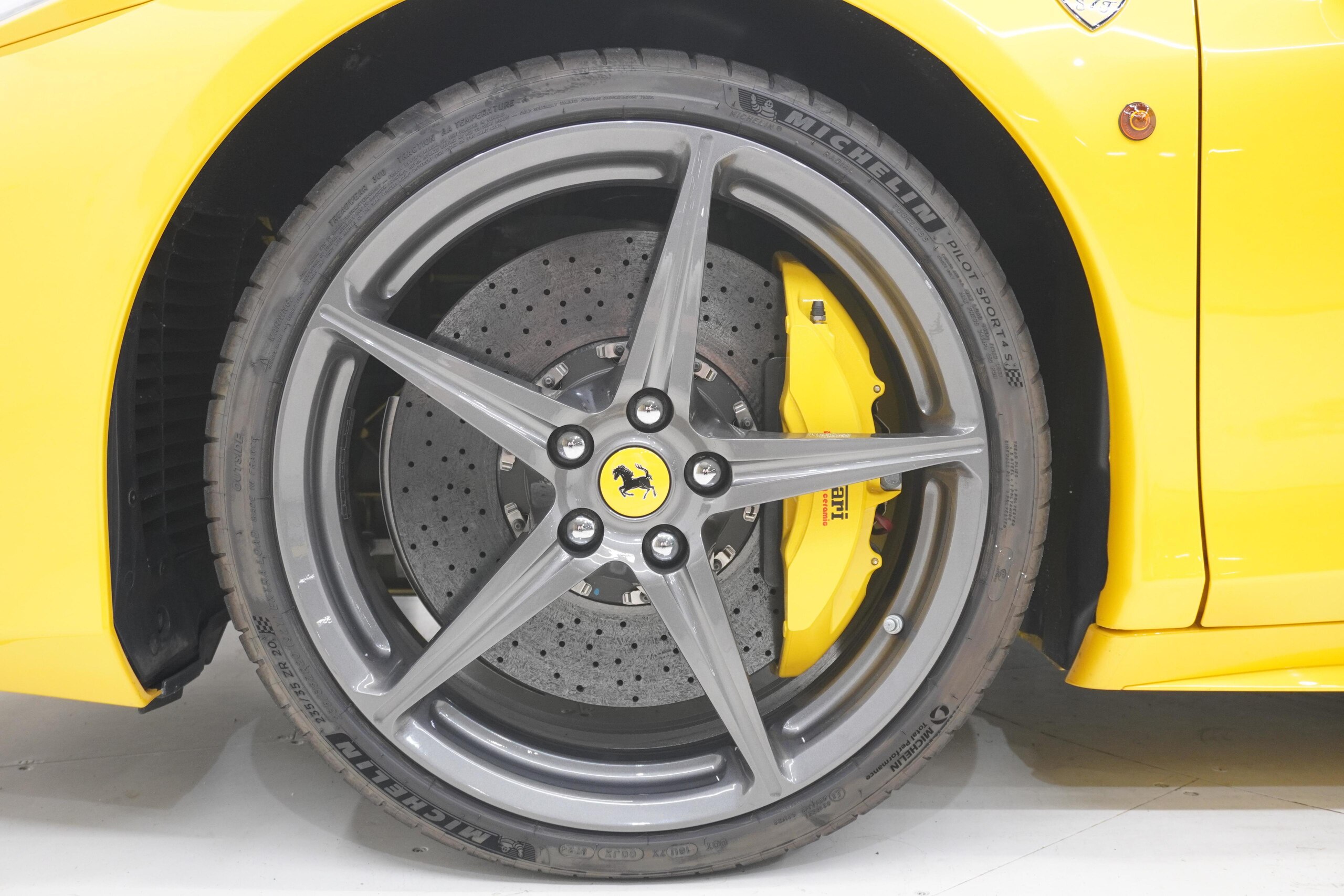 2015 Ferrari 458 Spider — Photo 20 / 70
