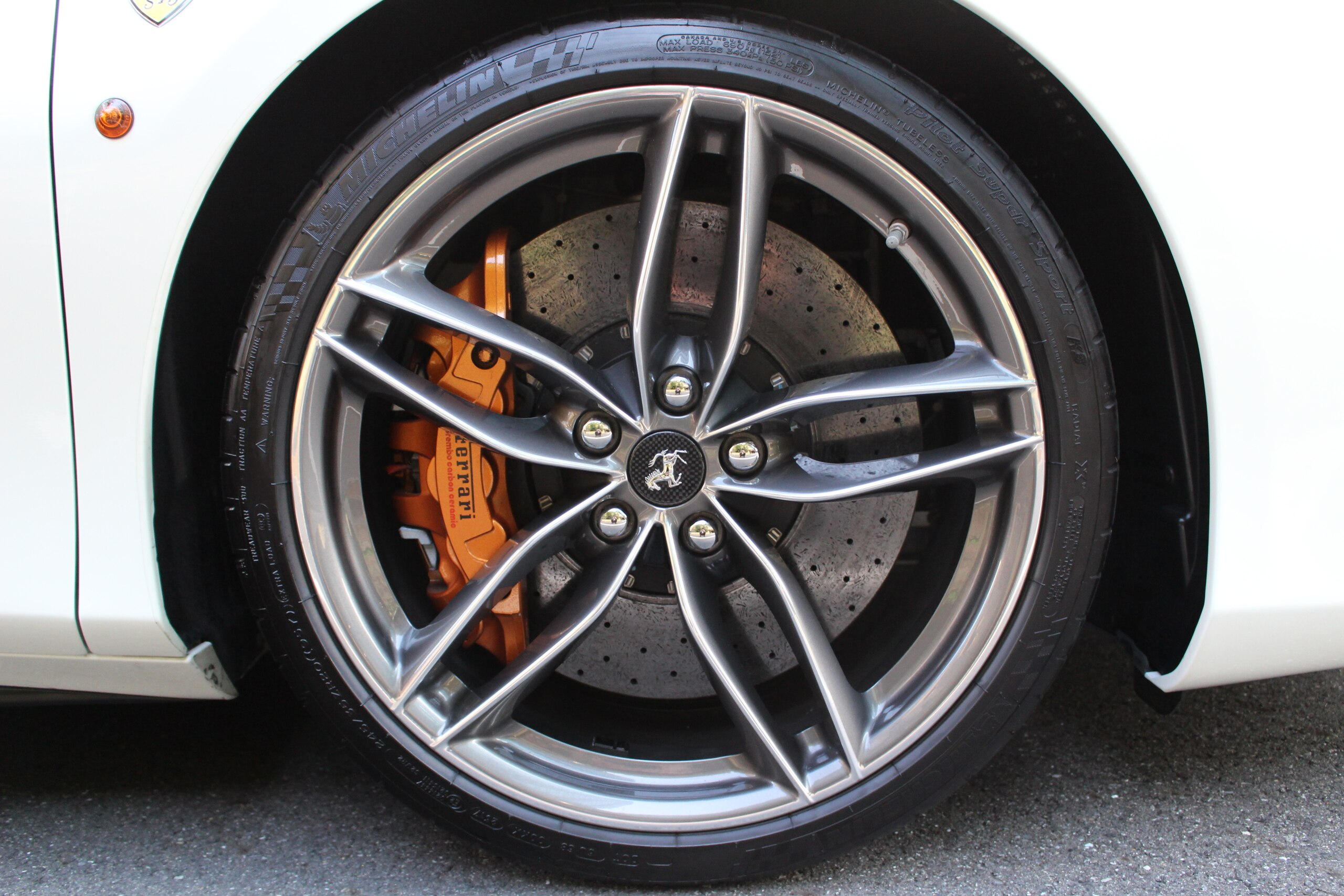 2015 Ferrari 488GTB — Photo 16 / 17