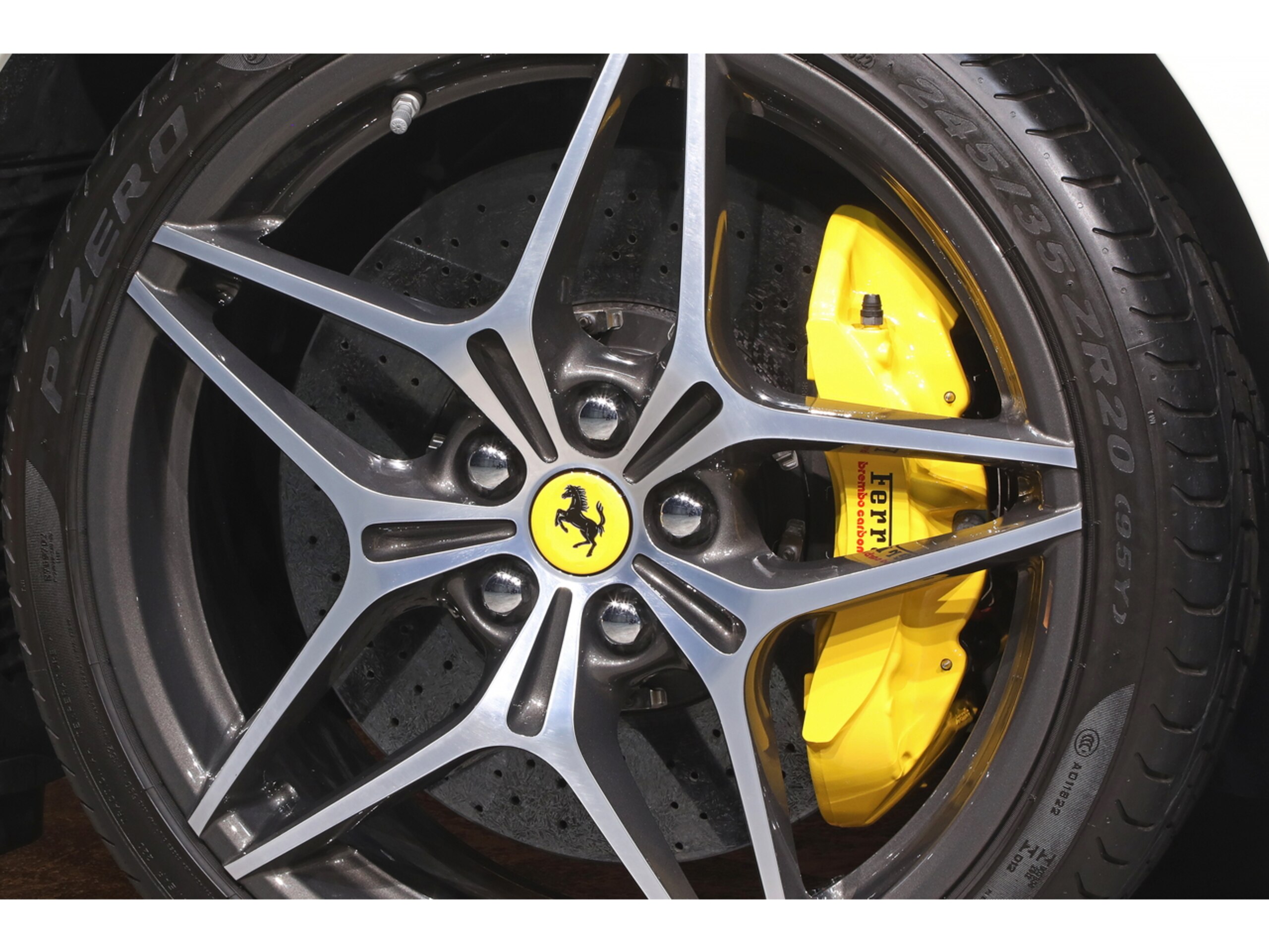 2015 Ferrari California T — Photo 39 / 59