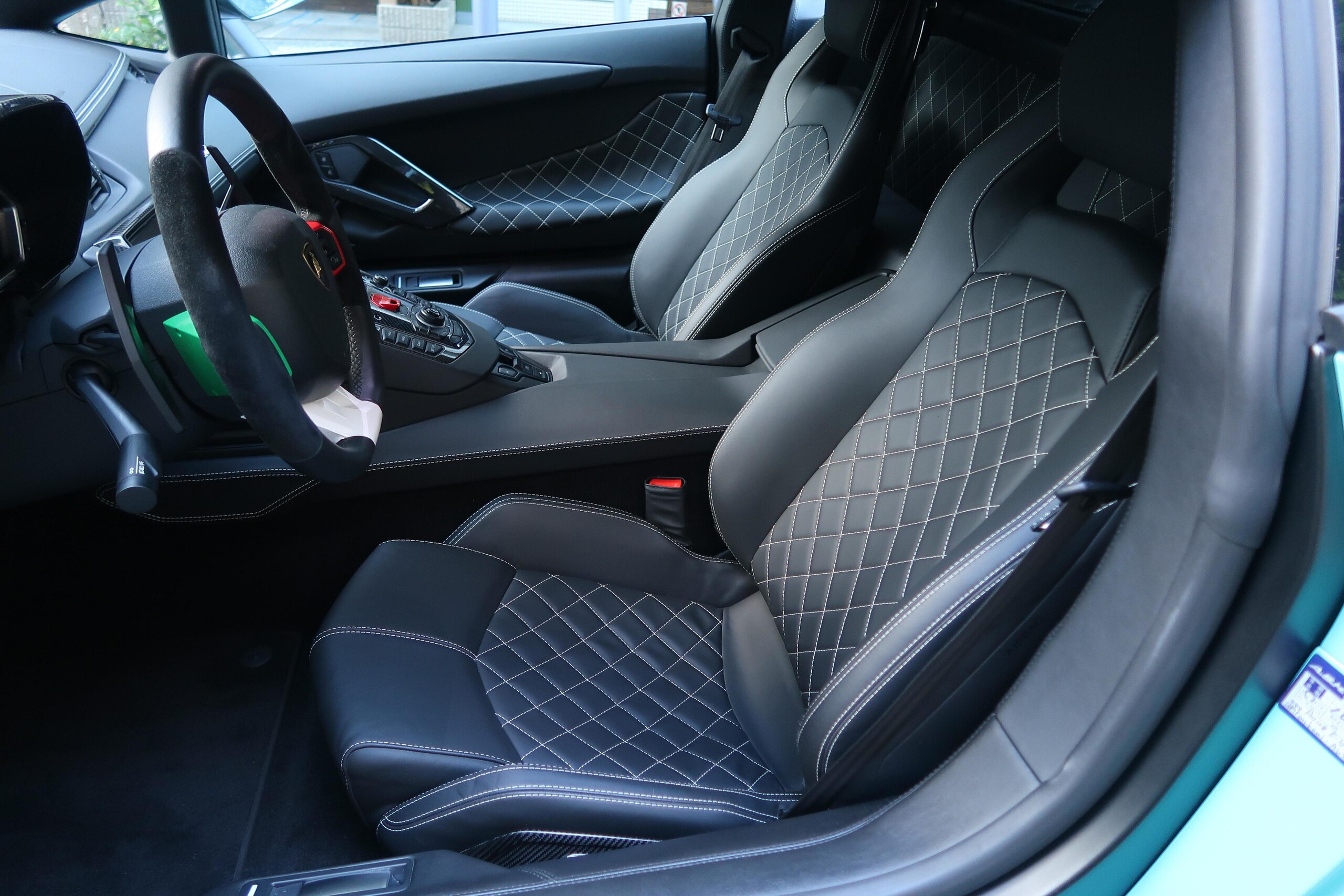 2015 Lamborghini Aventador LP700-4 — Photo 6 / 21