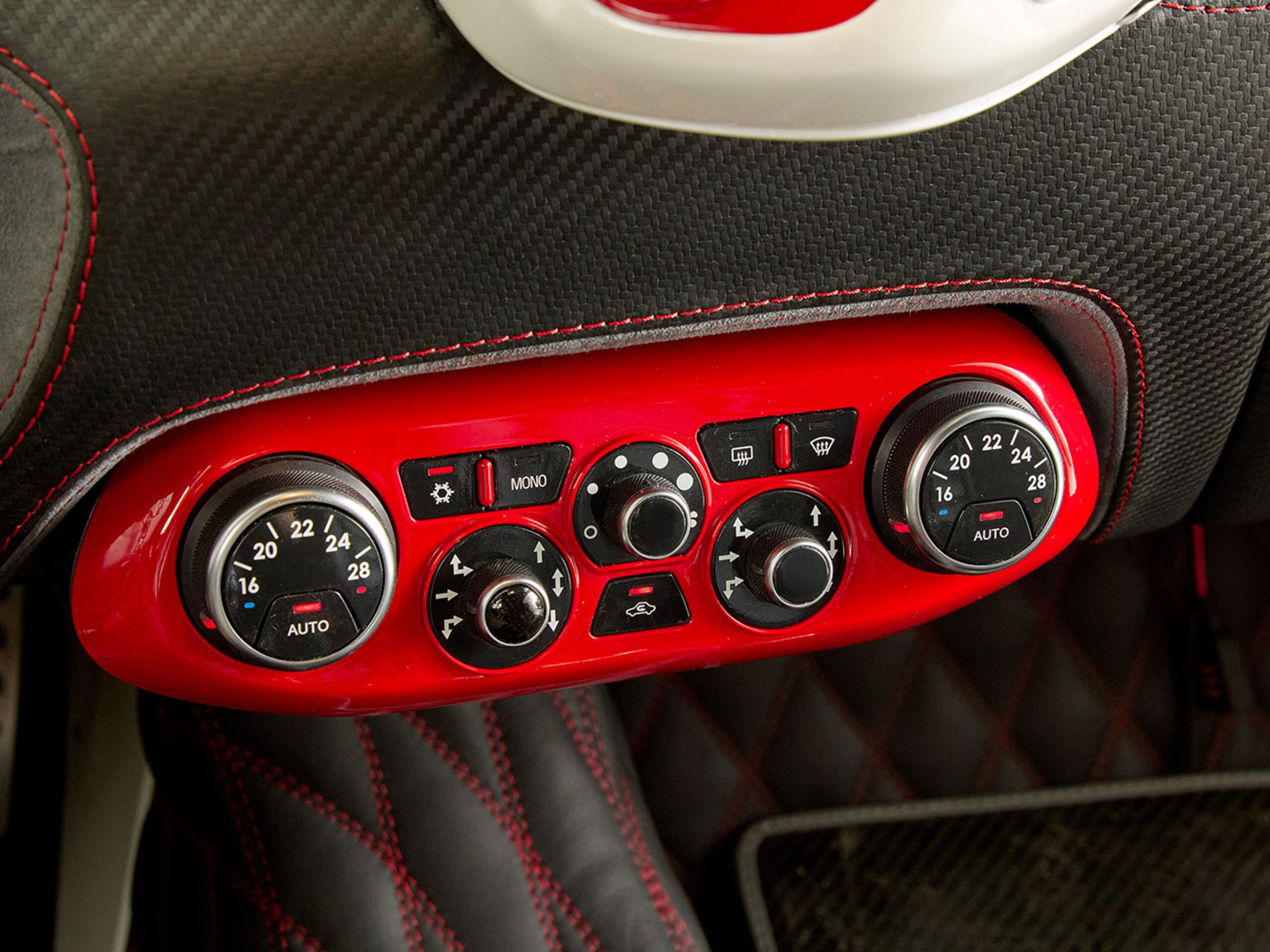 2016 Ferrari 458 Italia F1 DCT — Photo 6 / 39