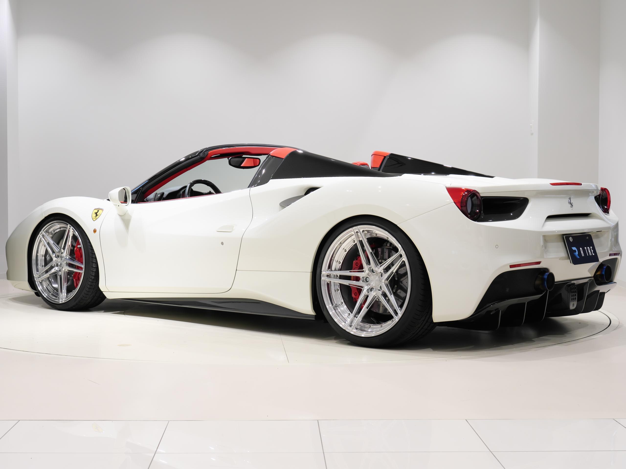 2016 Ferrari 488 Spider — Photo 18 / 40