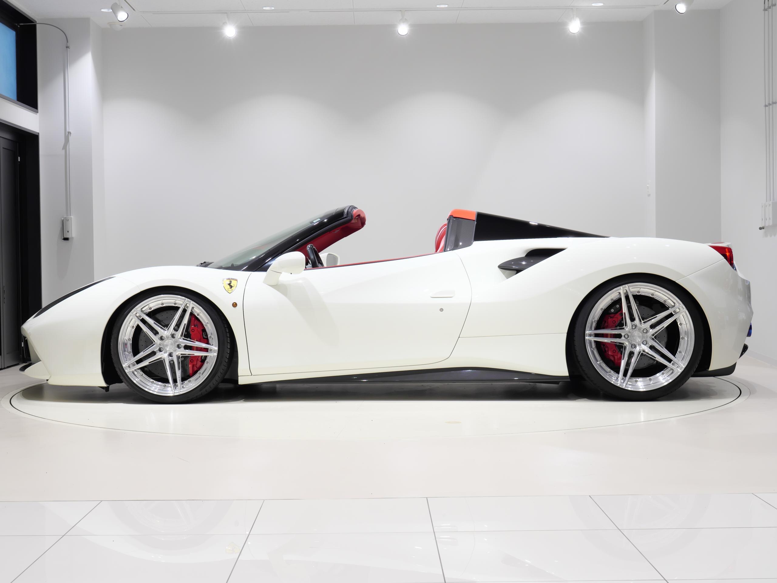 2016 Ferrari 488 Spider — Photo 19 / 40