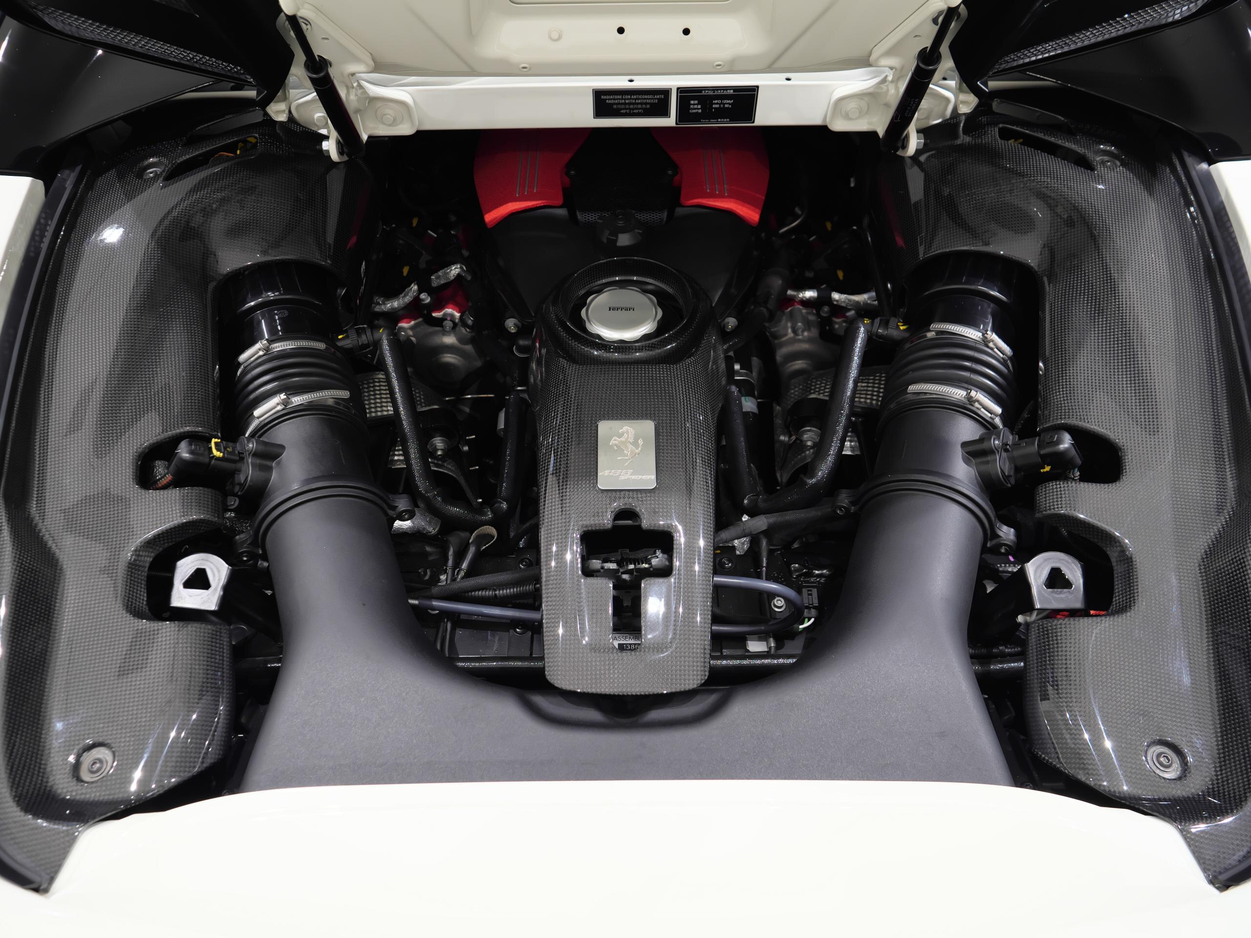 2016 Ferrari 488 Spider — Photo 32 / 40