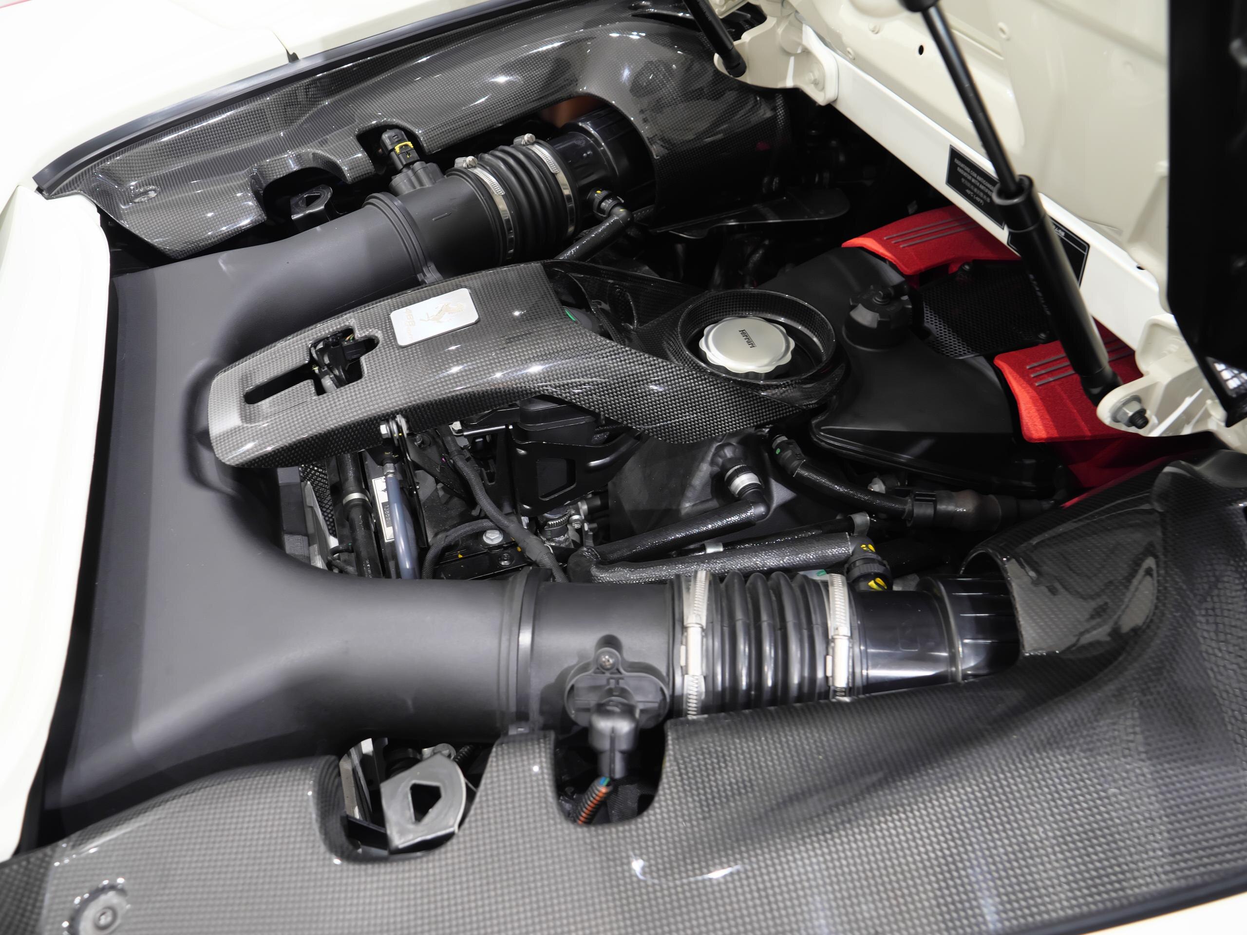 2016 Ferrari 488 Spider — Photo 34 / 40