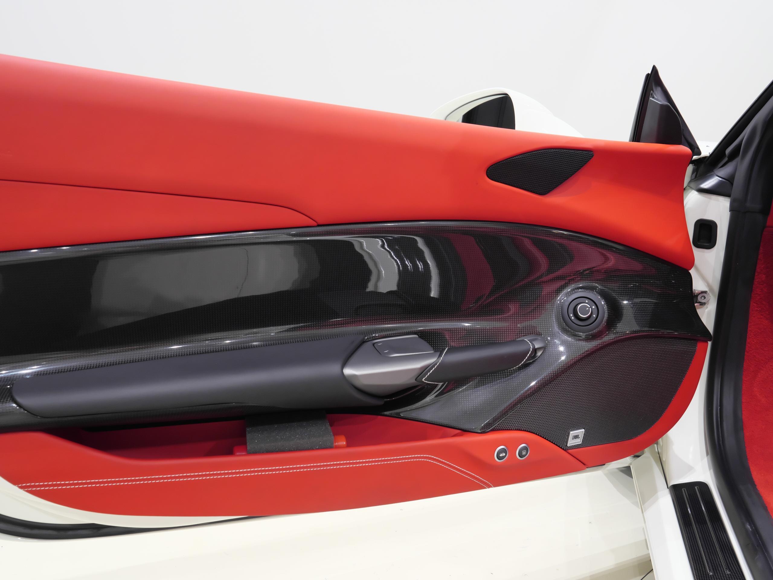 2016 Ferrari 488 Spider — Photo 35 / 40