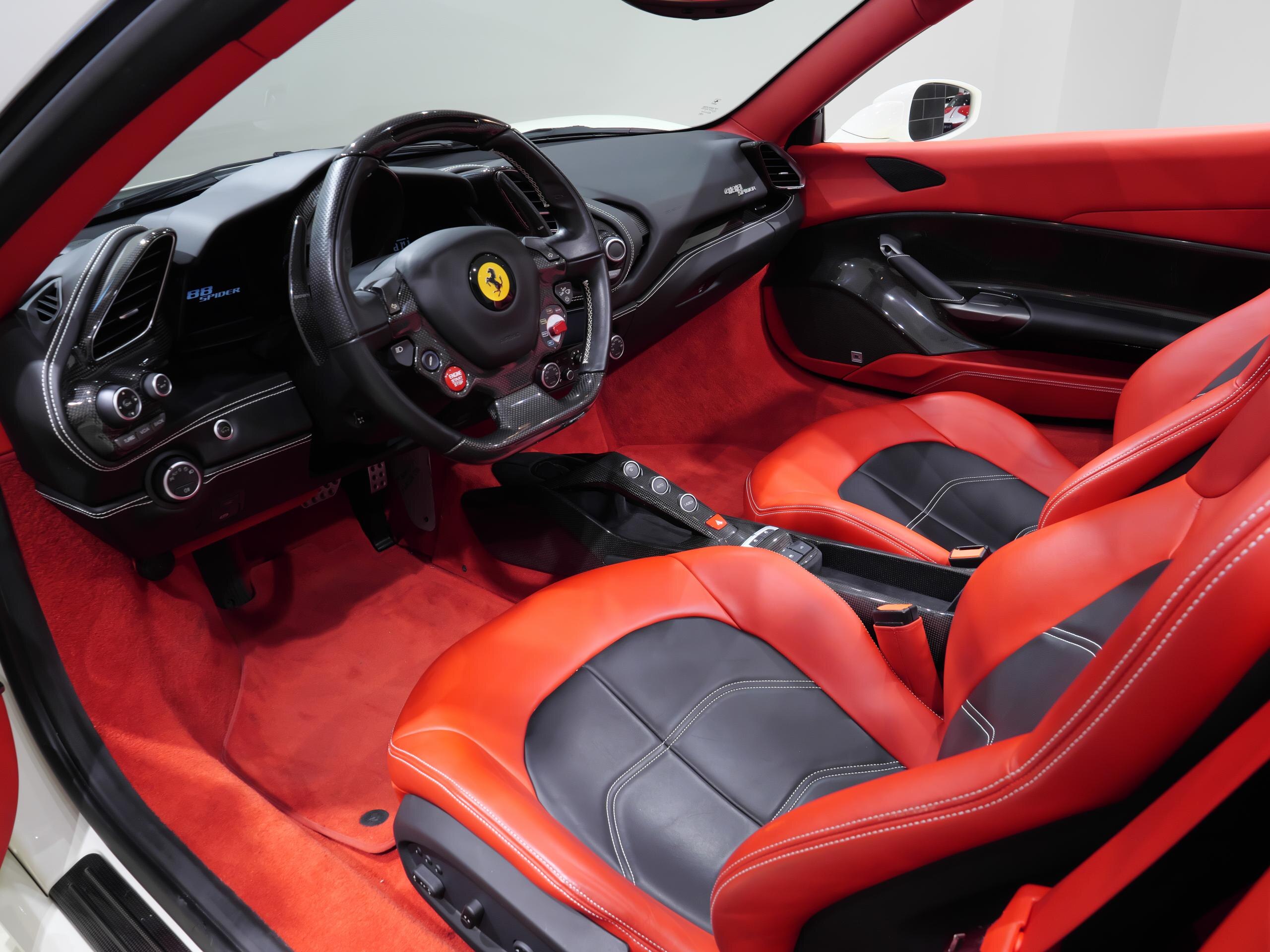 2016 Ferrari 488 Spider — Photo 38 / 40