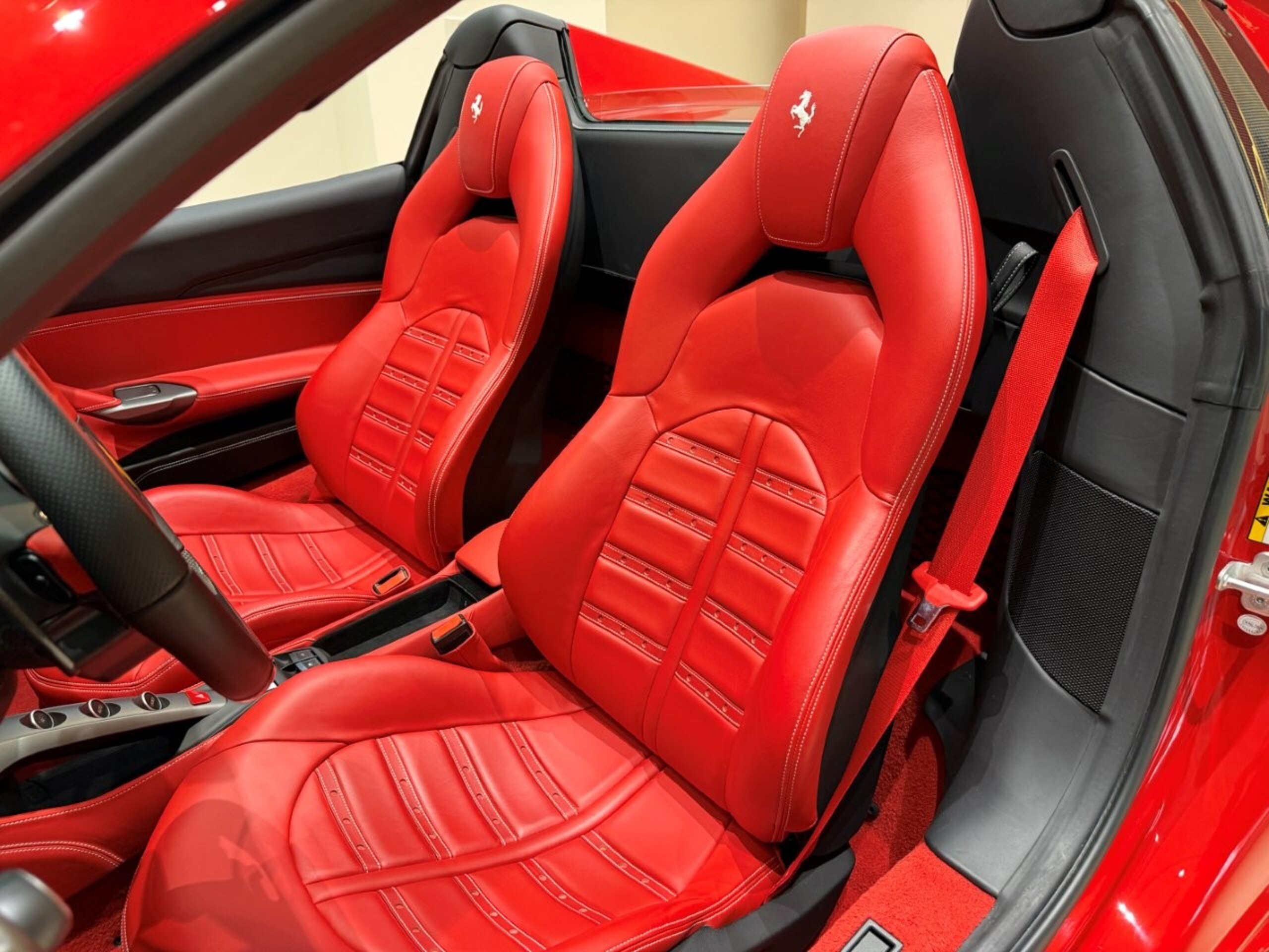 2016 Ferrari 488 Spider — Photo 8 / 31